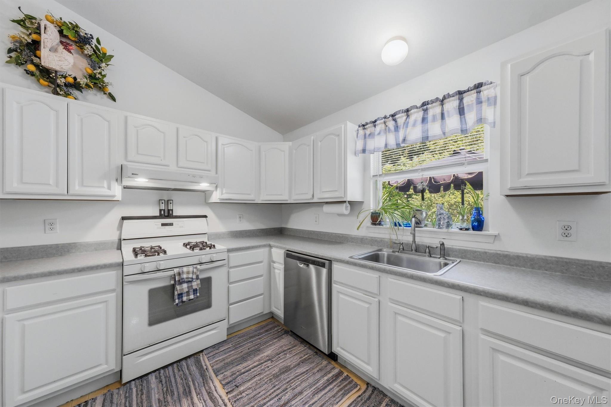 Single Family Rosewood Lane Sullivan County, NY 12790, MLS-1029736-23