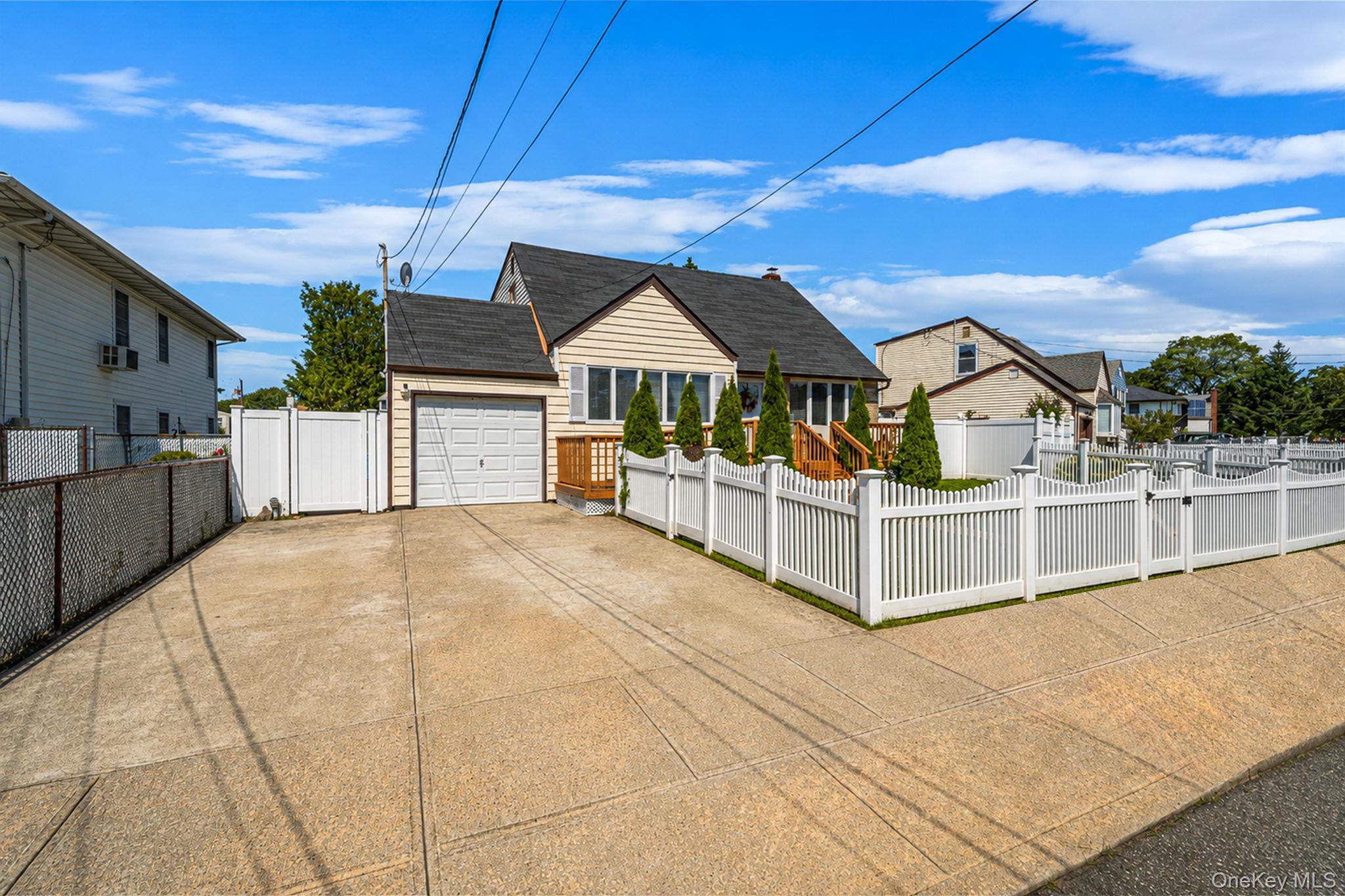 Single Family Deauville Boulevard Suffolk County, NY 11726, MLS-1029751-2