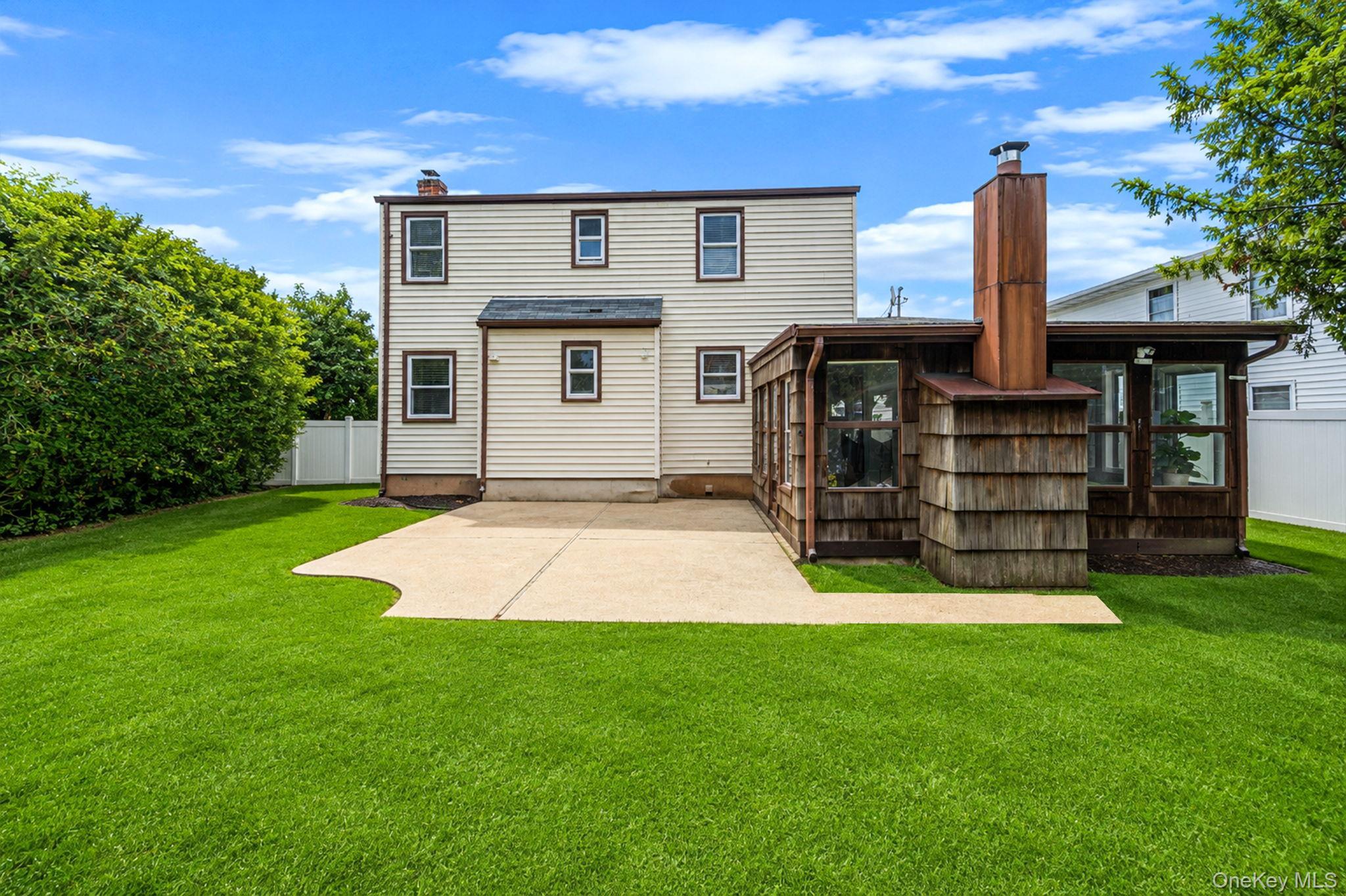 Single Family Deauville Boulevard Suffolk County, NY 11726, MLS-1029751-29