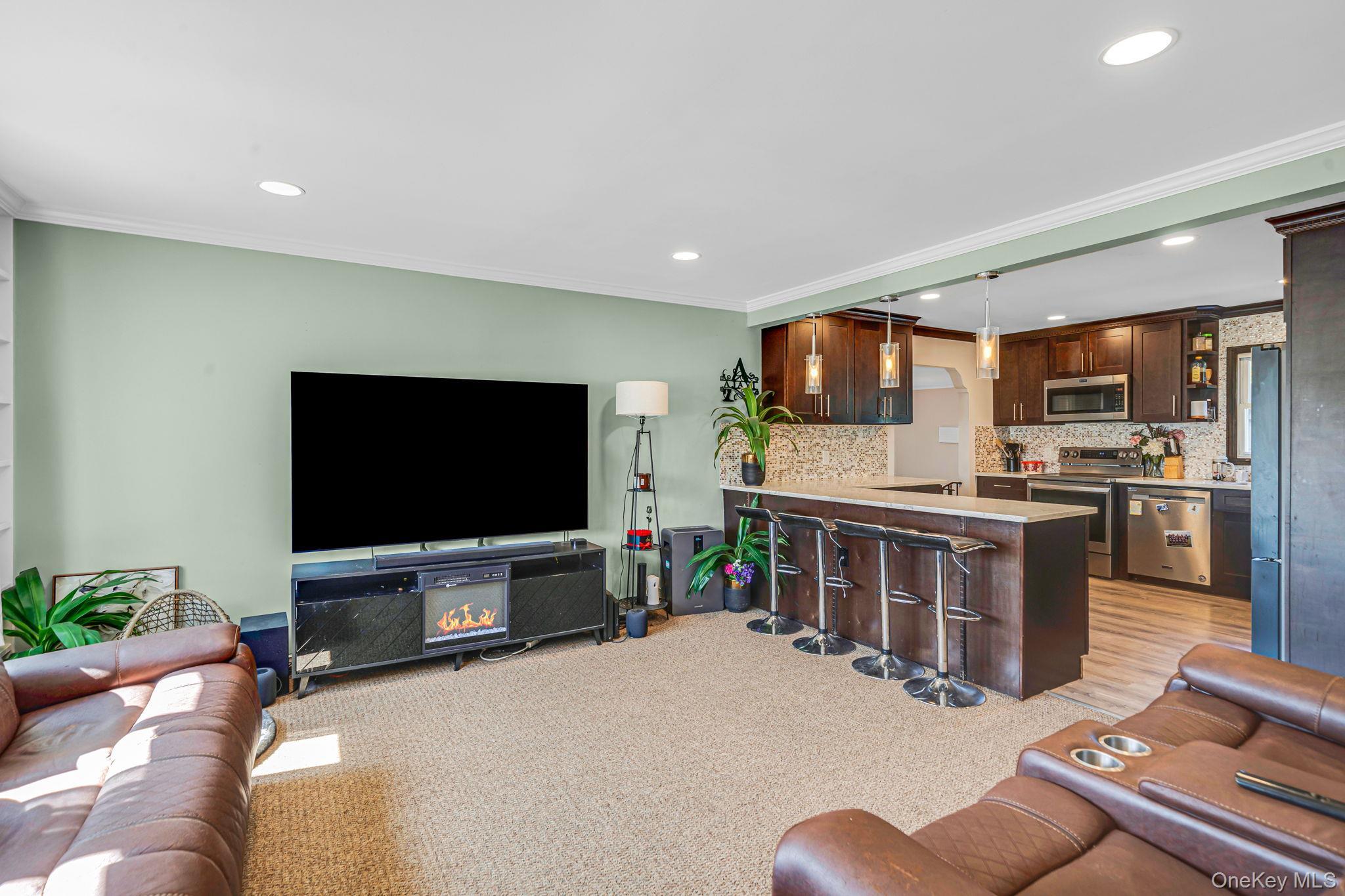 Single Family Deauville Boulevard Suffolk County, NY 11726, MLS-1029751-3