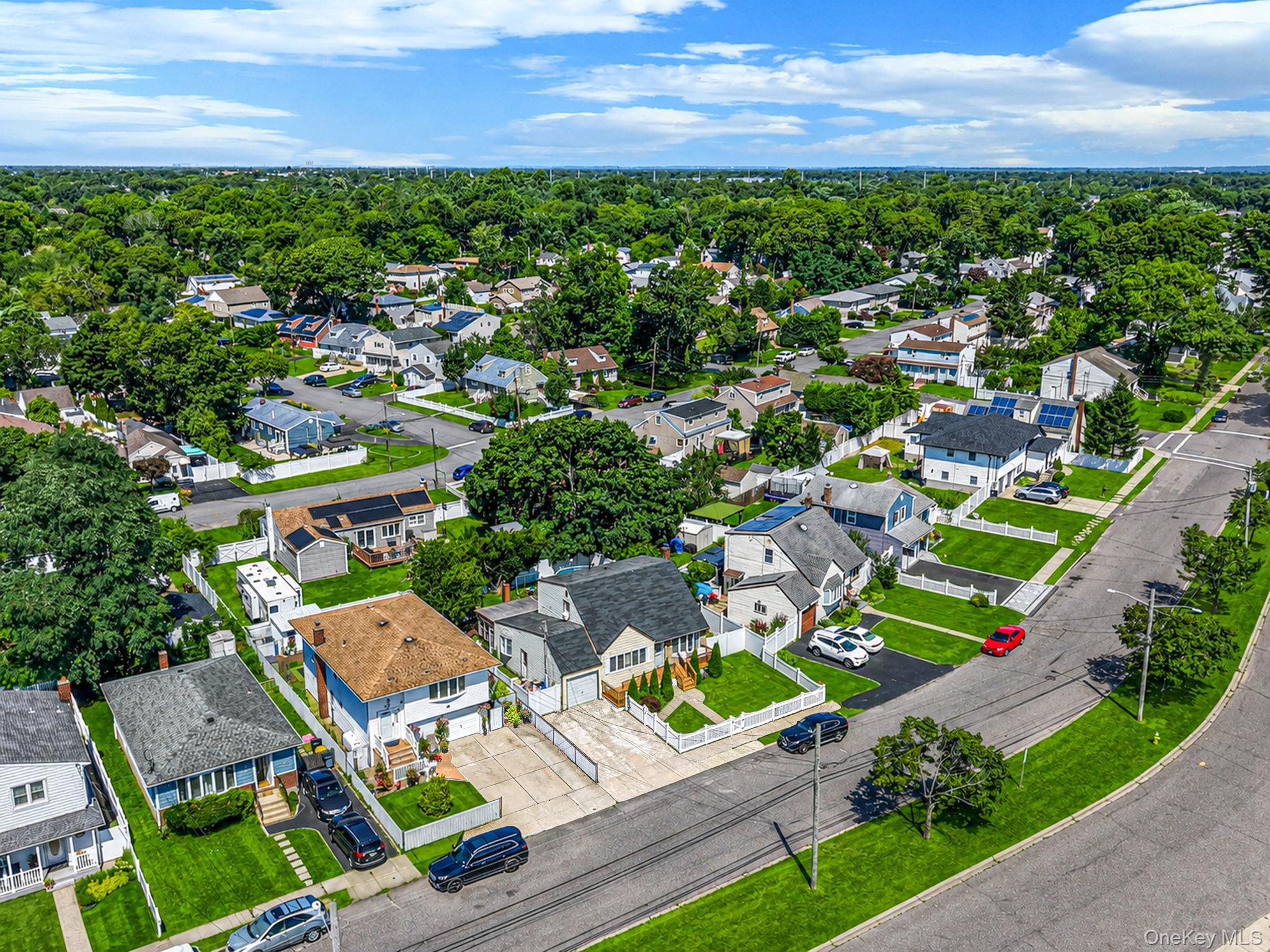 Single Family Deauville Boulevard Suffolk County, NY 11726, MLS-1029751-31