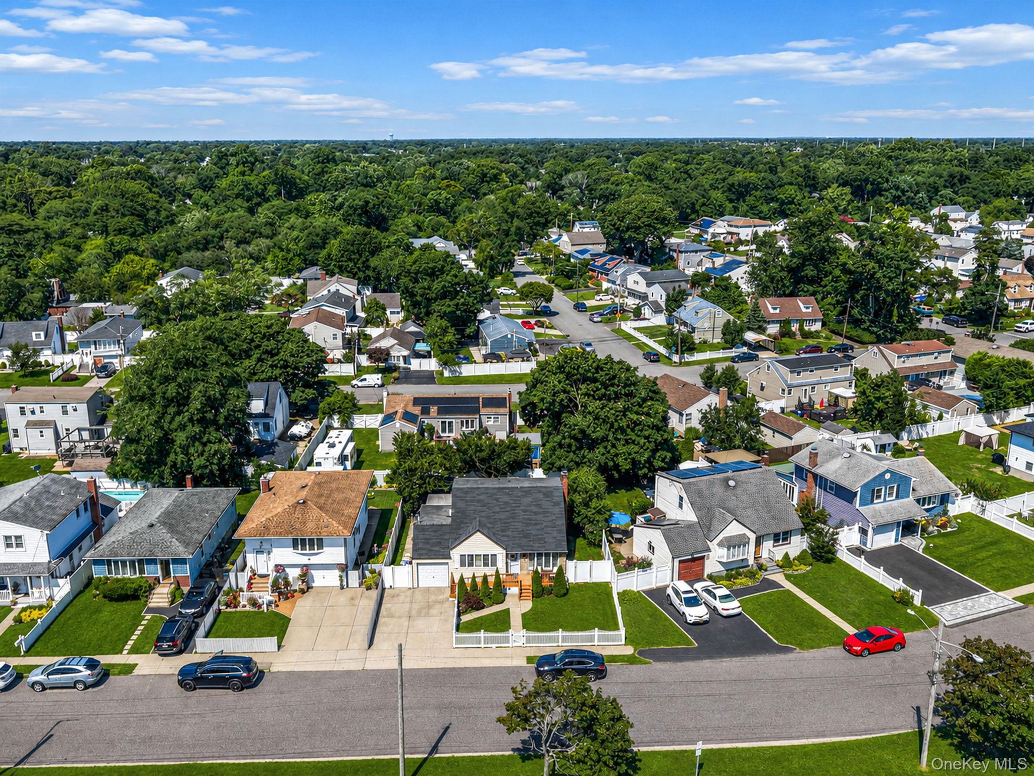 Single Family Deauville Boulevard Suffolk County, NY 11726, MLS-1029751-32