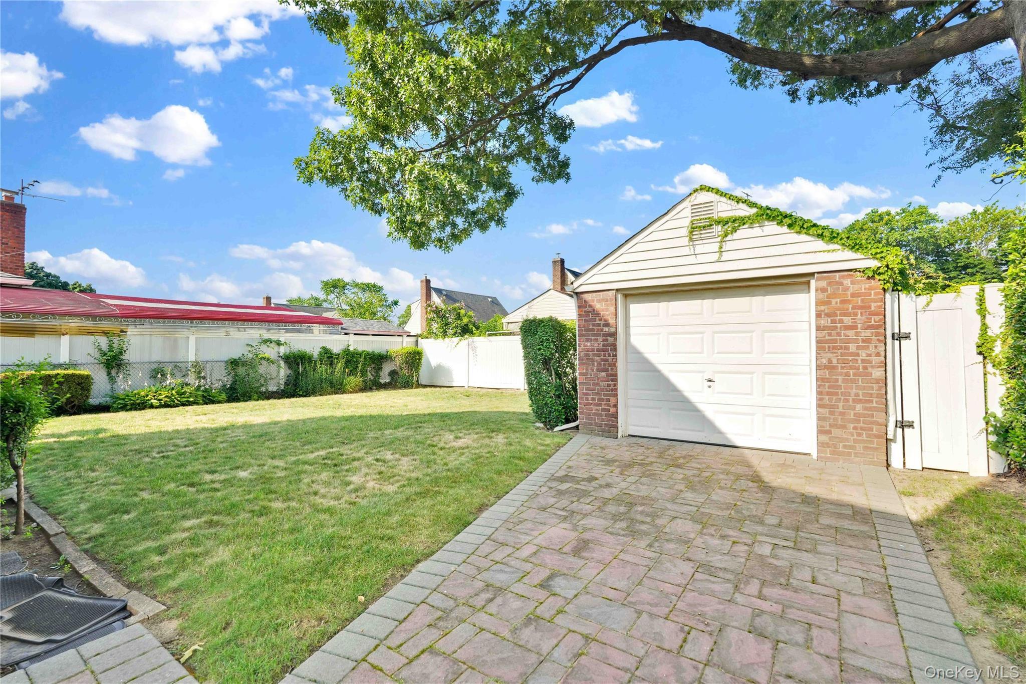 Single Family Grayson Street Queens, NY 11413, MLS-1029756-3