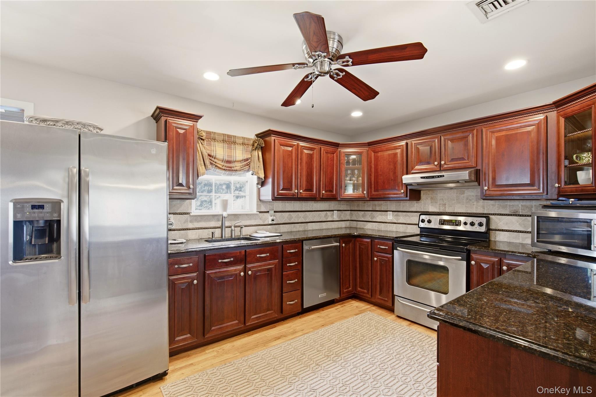 Single Family Crossman Road  Suffolk County, NY 11721, MLS-1029769-7