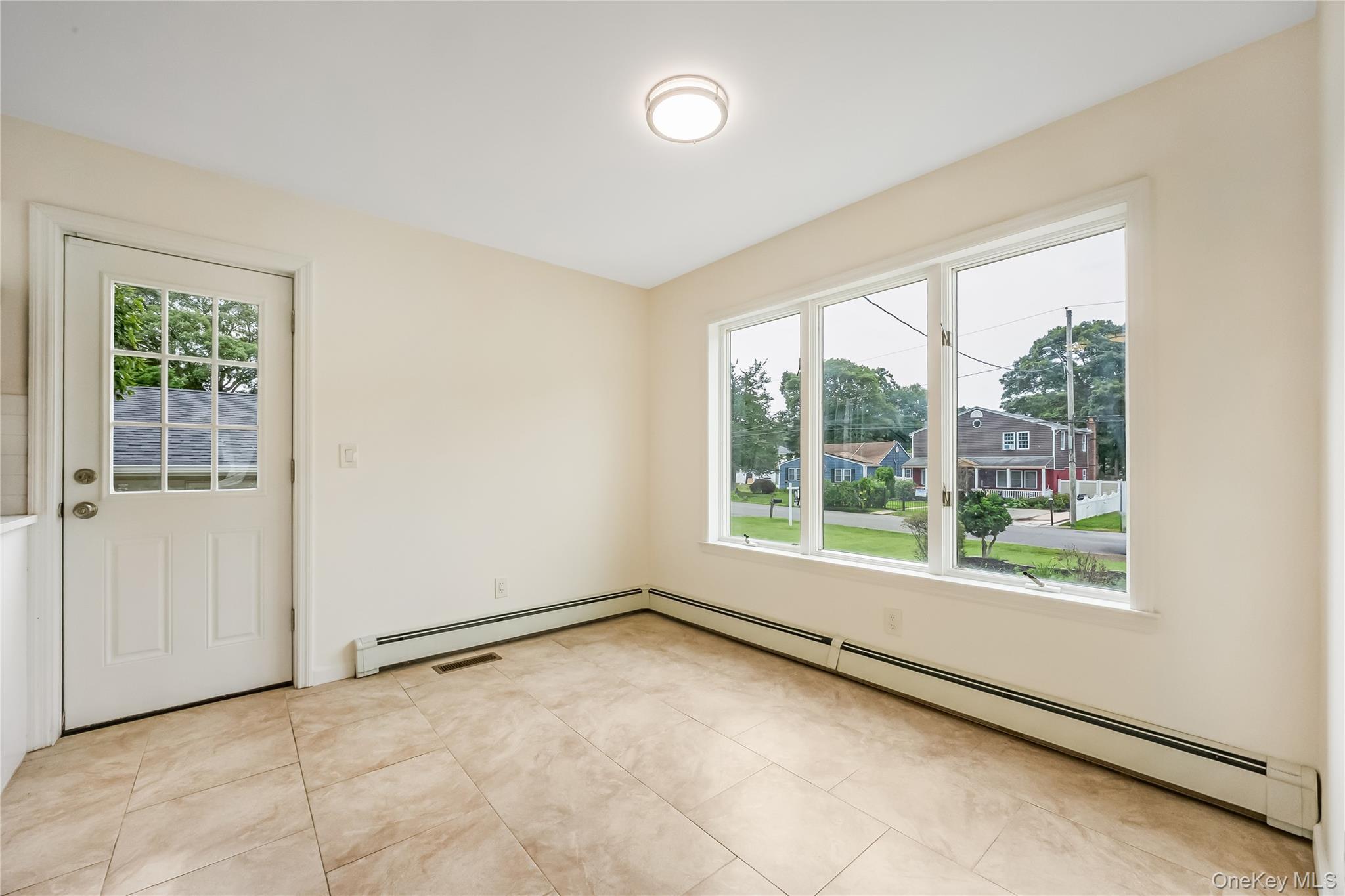 Single Family Westminster Drive  Suffolk County, NY 11967, MLS-1029794-11