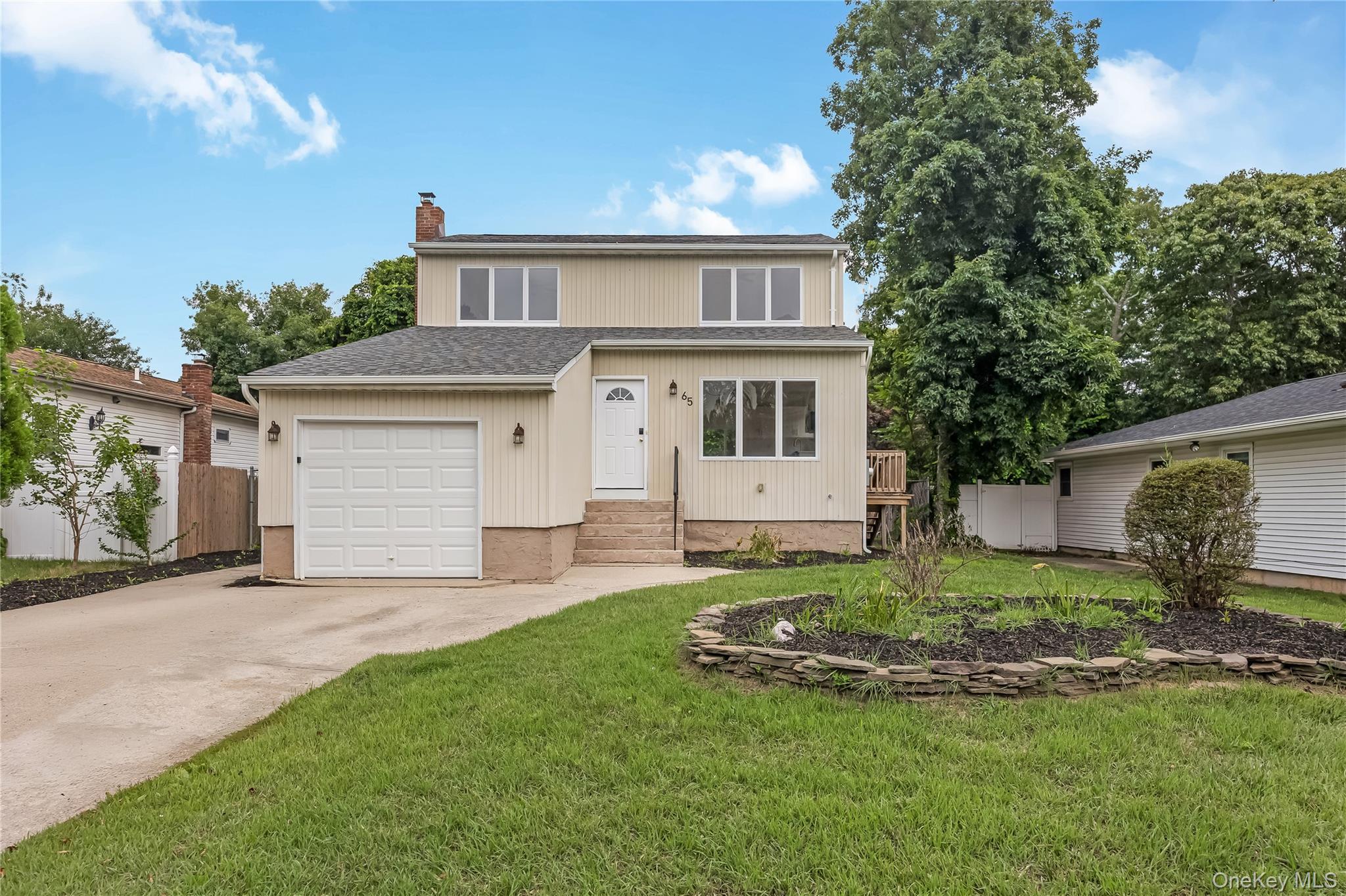 Single Family Westminster Drive  Suffolk County, NY 11967, MLS-1029794-2