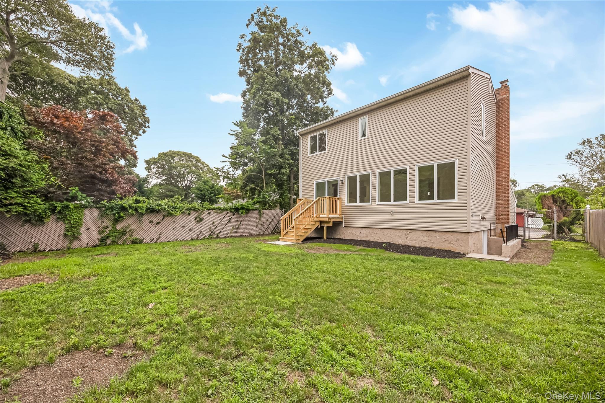 Single Family Westminster Drive  Suffolk County, NY 11967, MLS-1029794-22