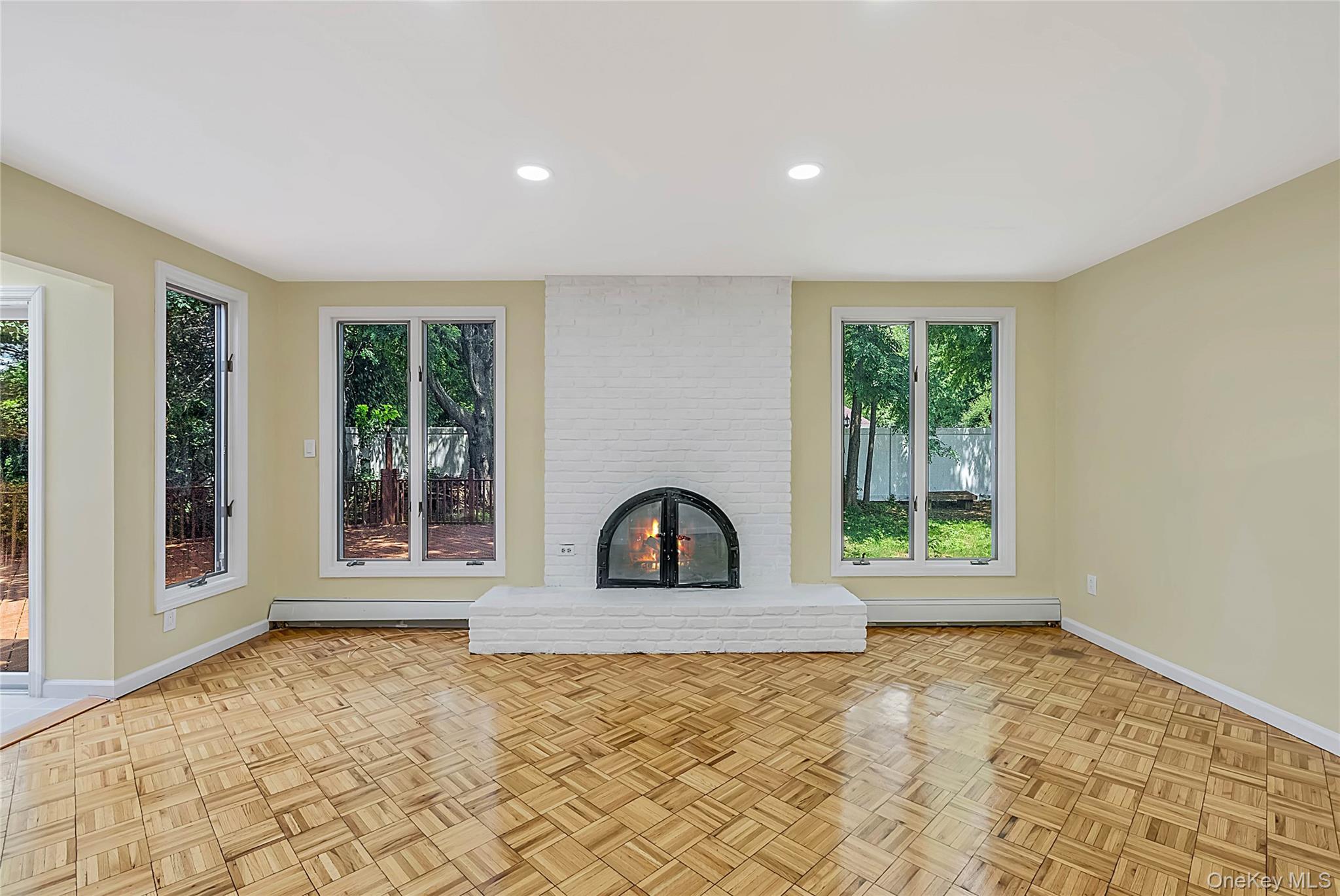 Single Family Dix Circle Suffolk County, NY 11746, MLS-1029801-12