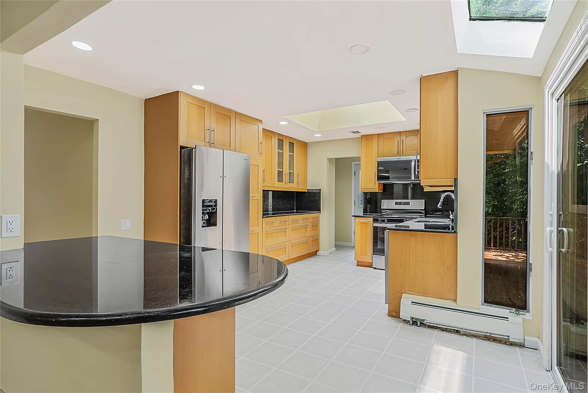 Single Family Dix Circle Suffolk County, NY 11746, MLS-1029801-14