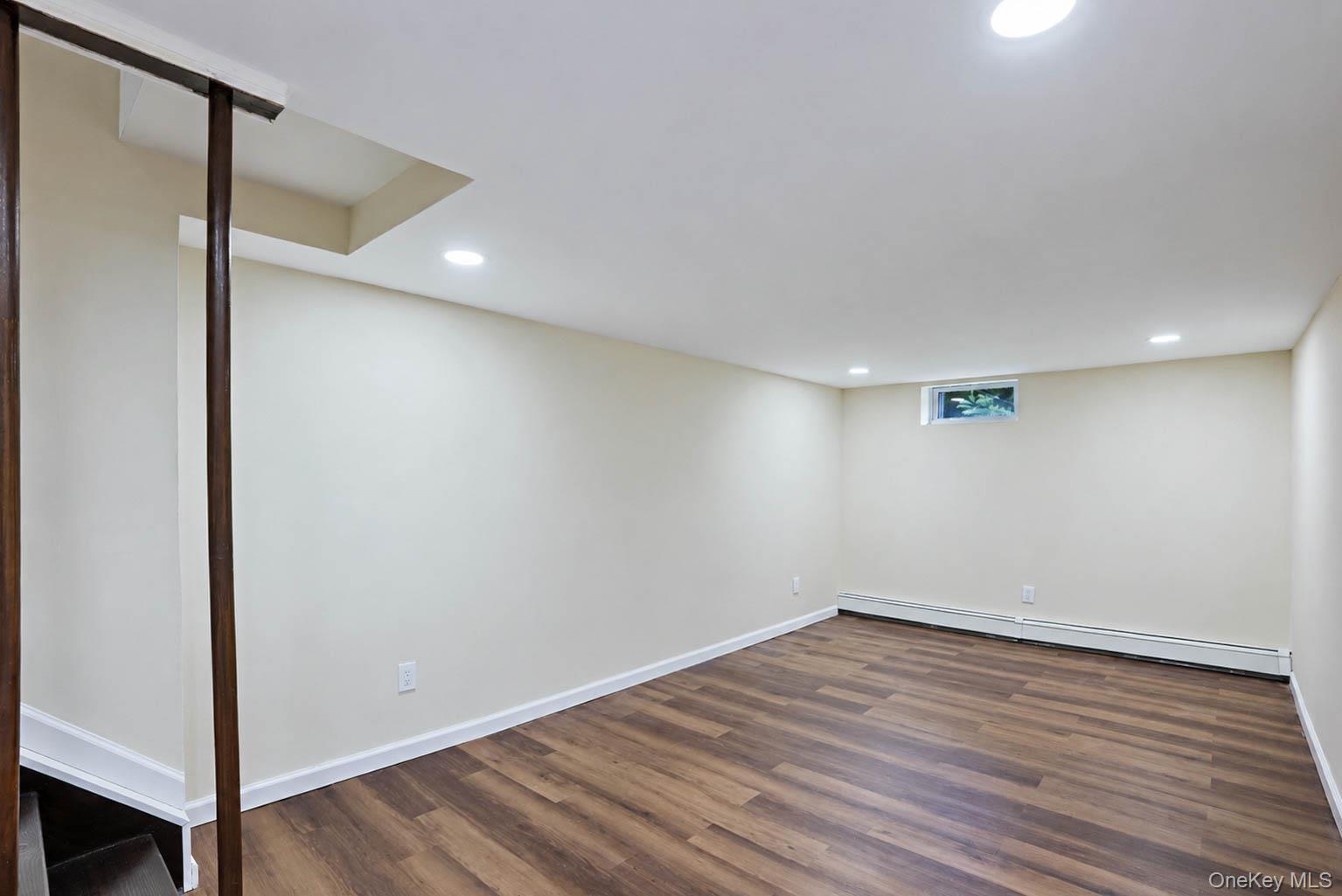 Single Family Dix Circle Suffolk County, NY 11746, MLS-1029801-30
