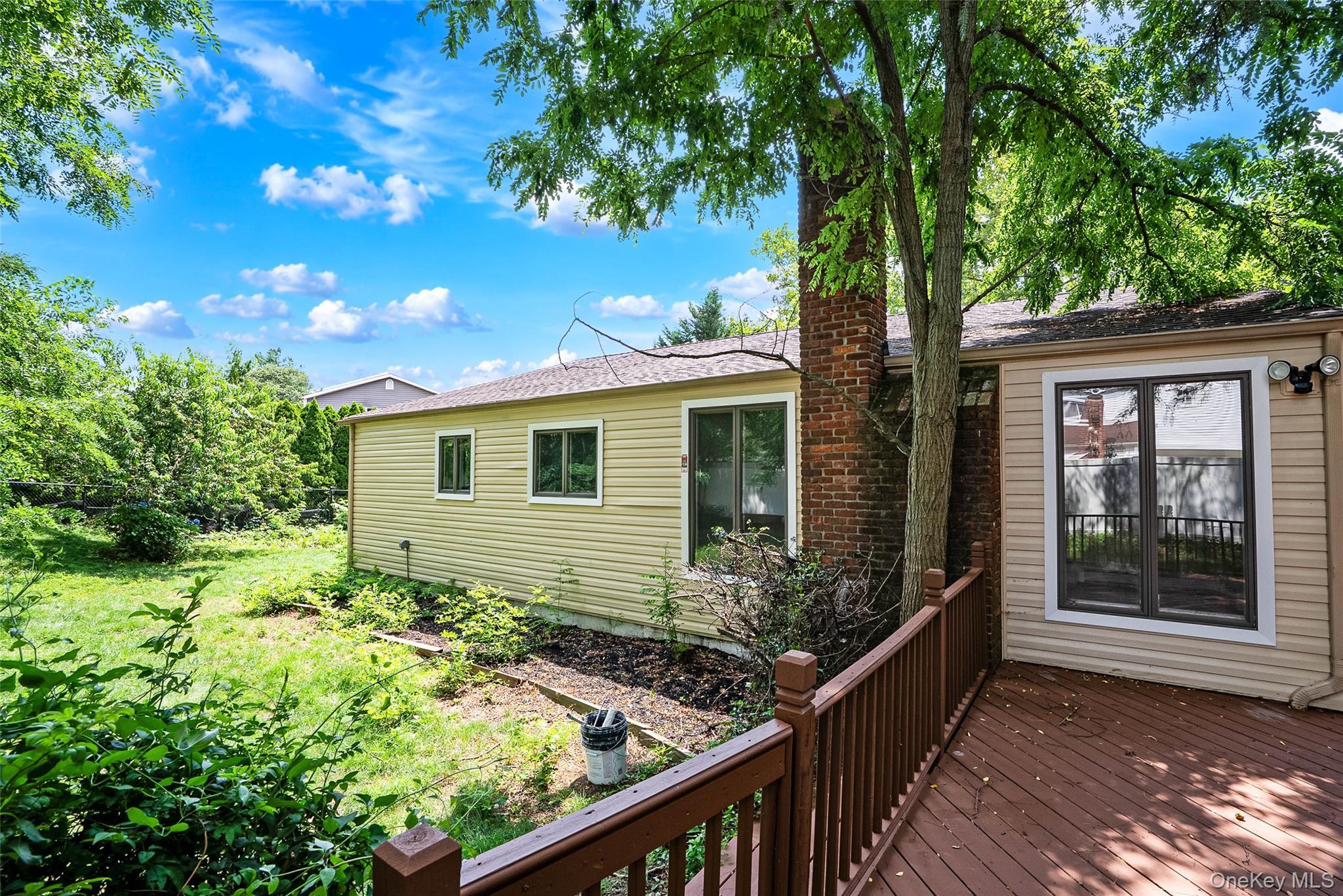 Single Family Dix Circle Suffolk County, NY 11746, MLS-1029801-45