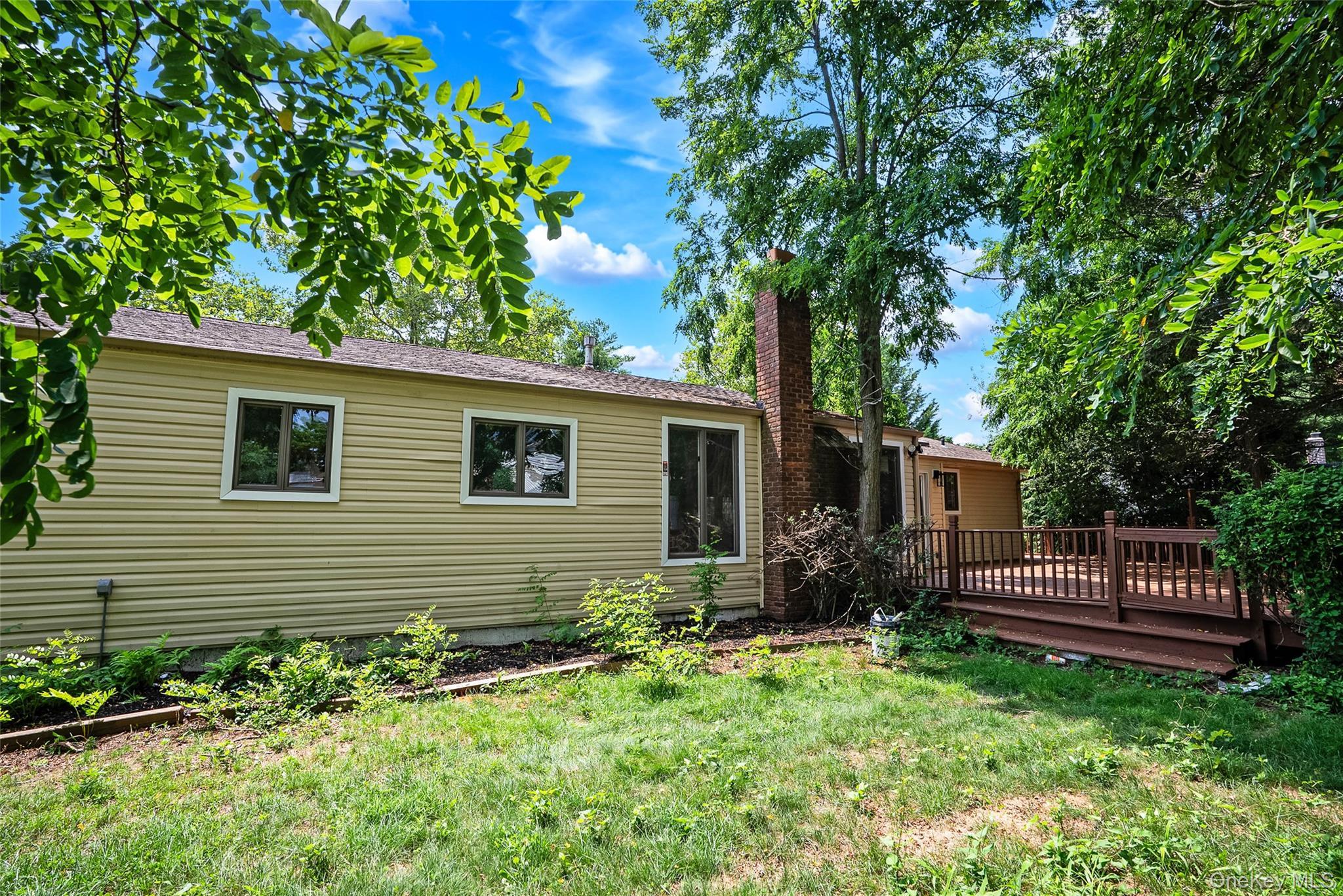 Single Family Dix Circle  Suffolk County, NY 11746, MLS-1029801-46