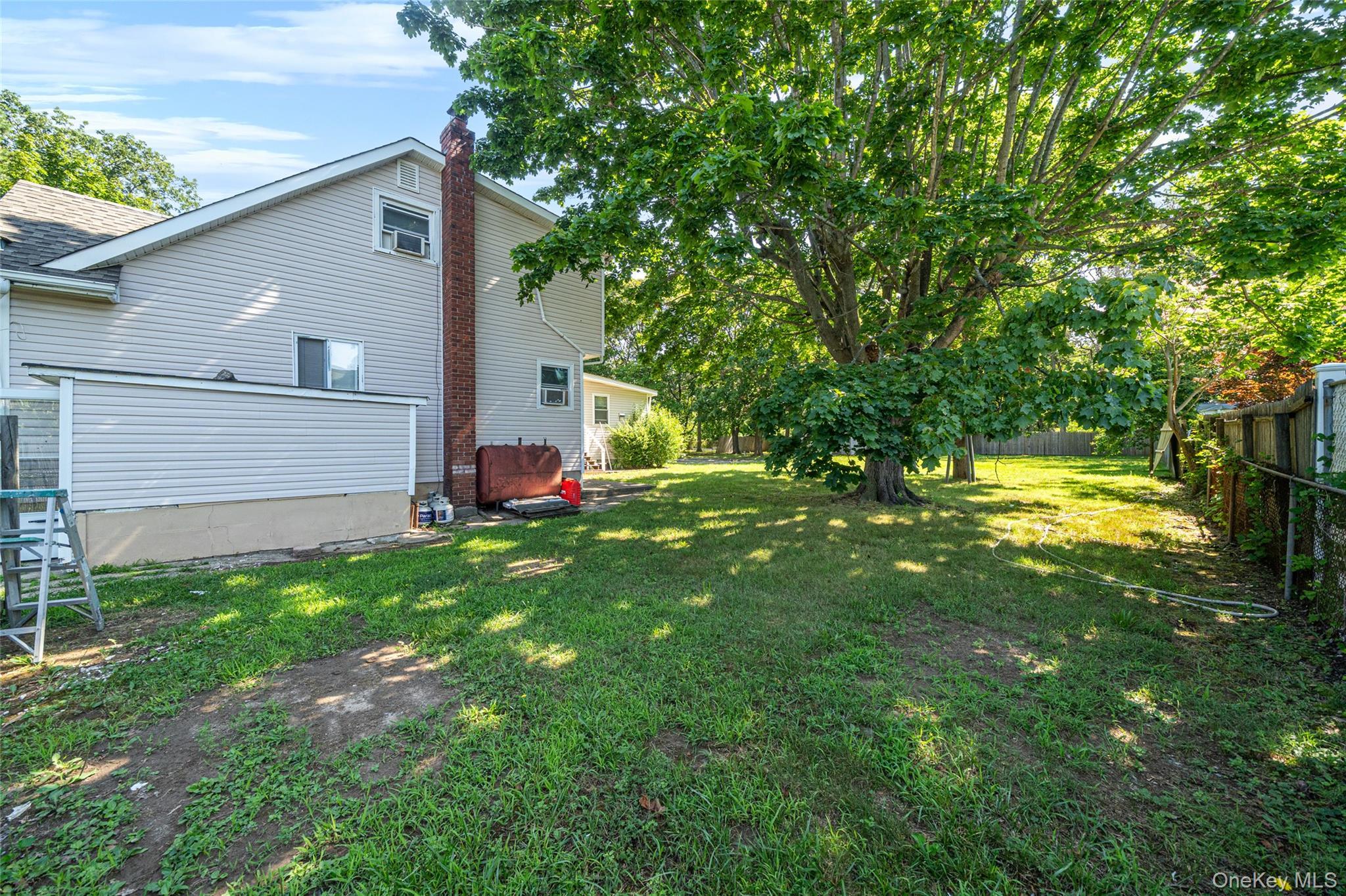 Single Family E 3rd Avenue  Suffolk County, NY 11706, MLS-1029811-25