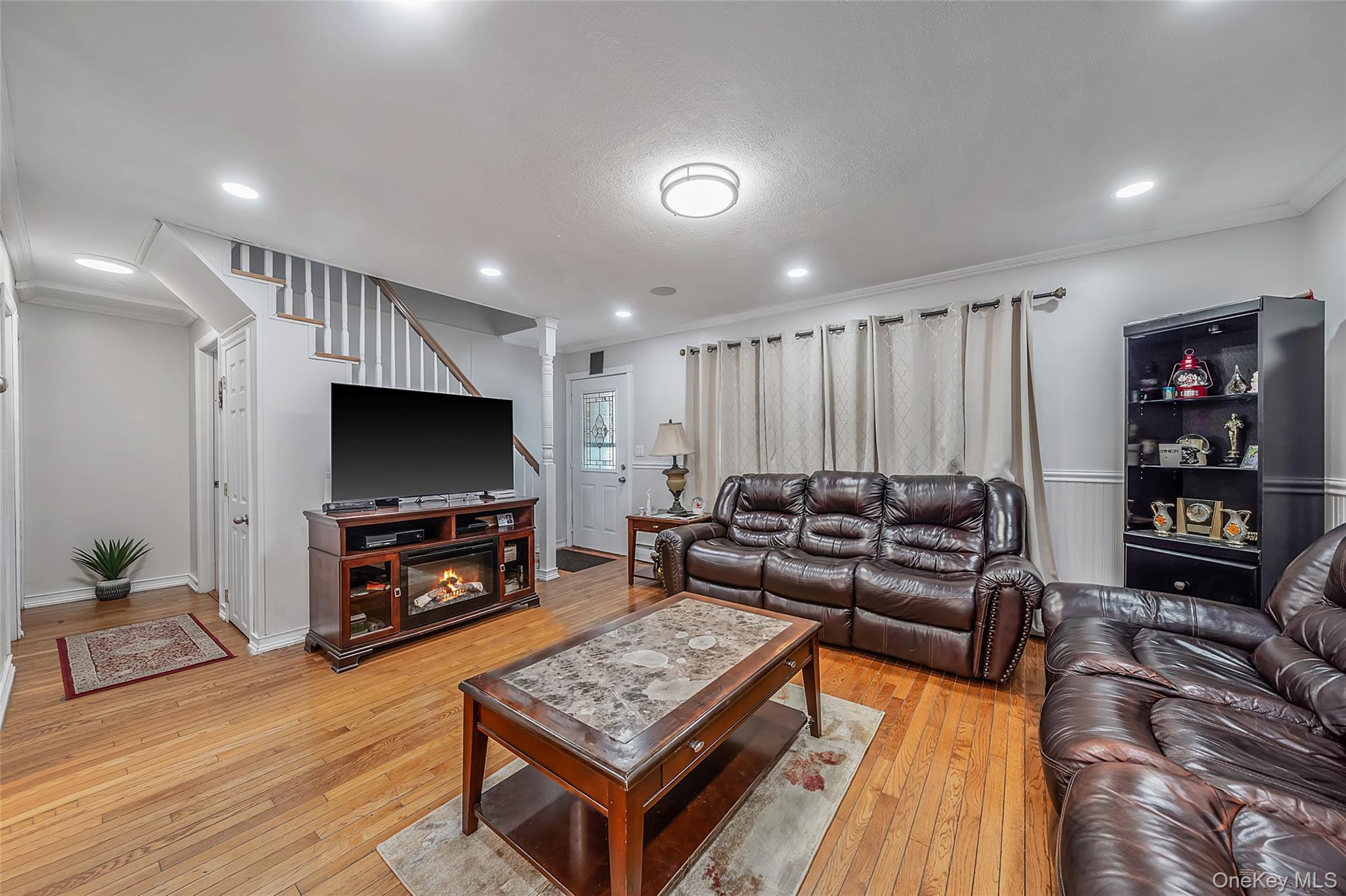 Single Family E 3rd Avenue  Suffolk County, NY 11706, MLS-1029811-4