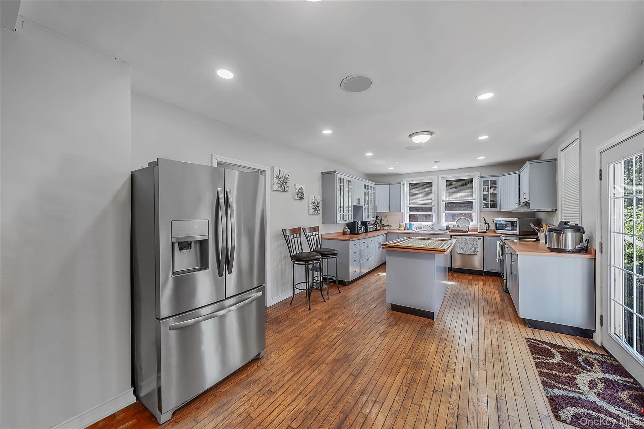 Single Family E 3rd Avenue  Suffolk County, NY 11706, MLS-1029811-8