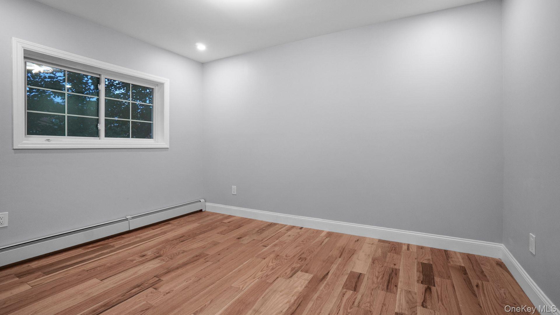 Single Family Throgs Neck Expwy Bronx, NY 10465, MLS-1029817-12