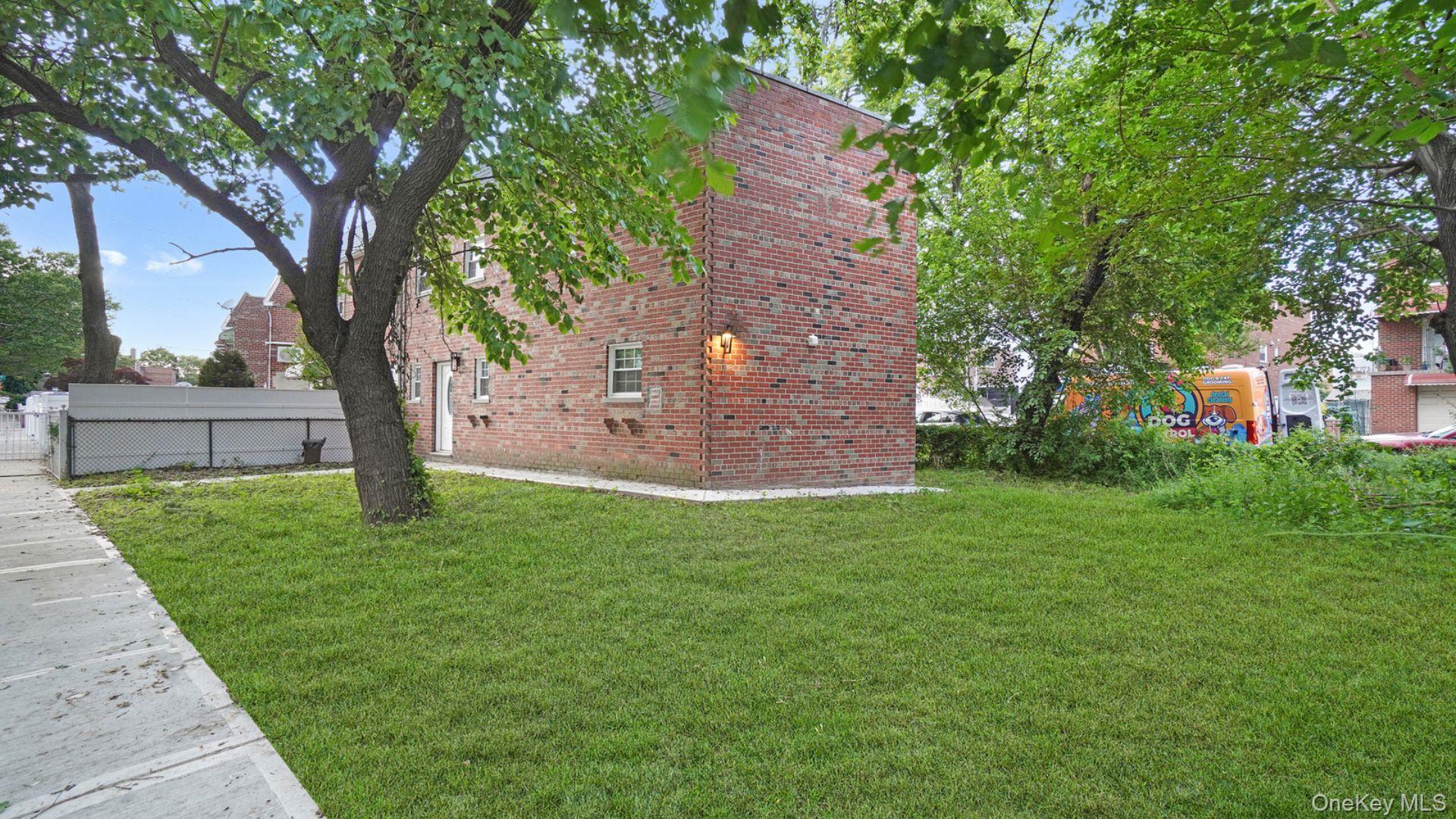 Single Family Throgs Neck Expwy Bronx, NY 10465, MLS-1029817-22