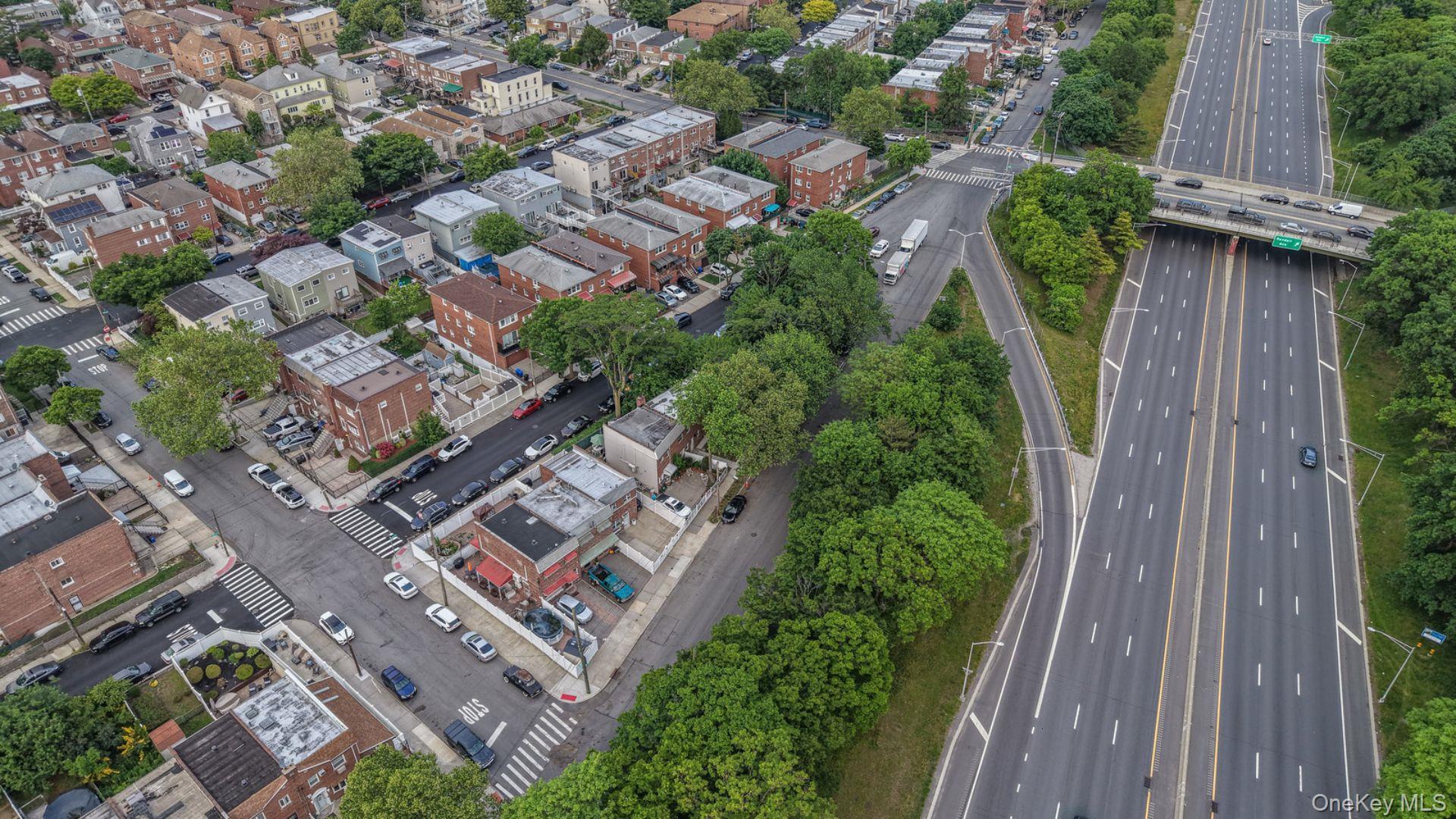 Single Family Throgs Neck Expwy Bronx, NY 10465, MLS-1029817-24