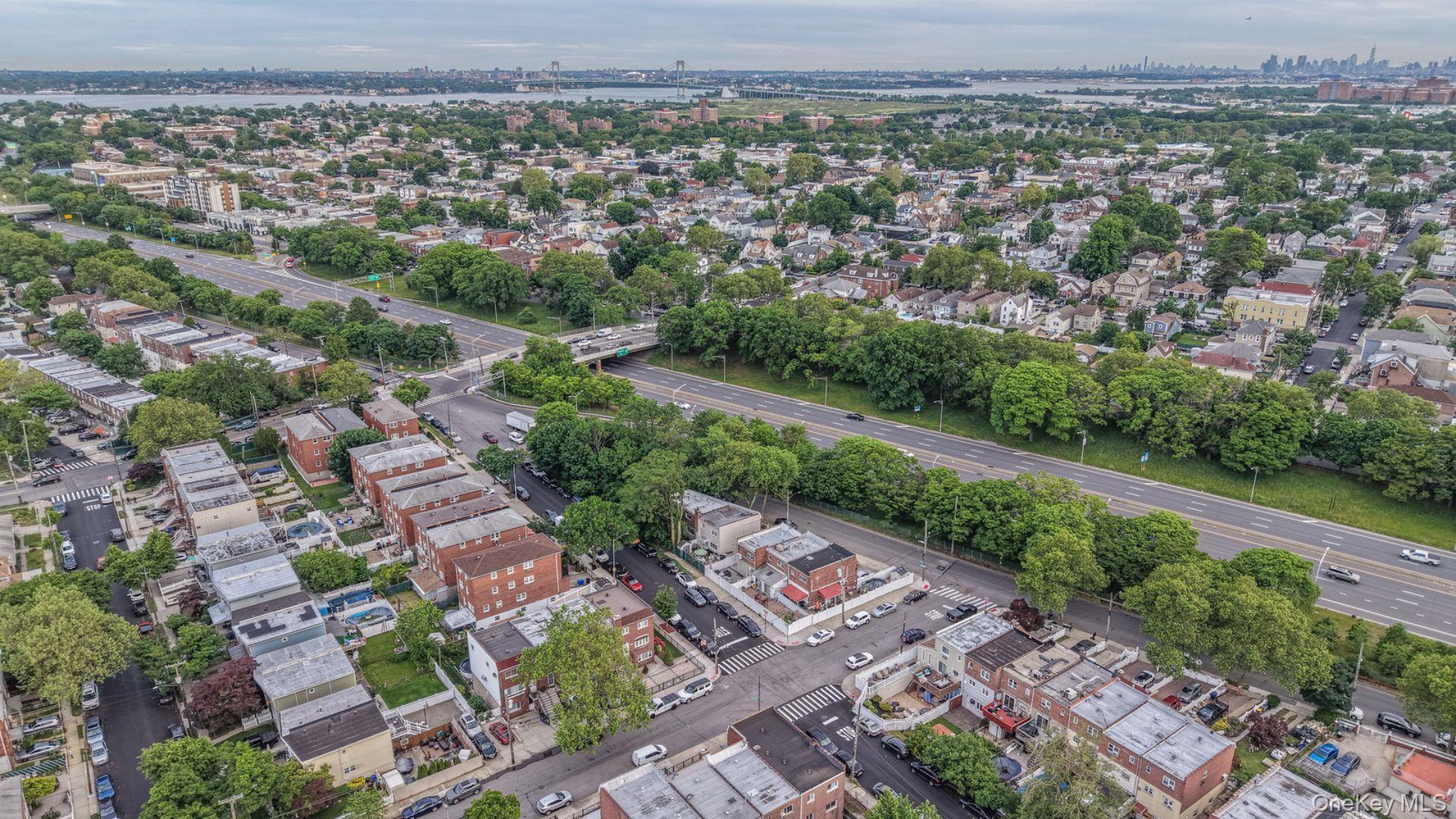 Single Family Throgs Neck Expwy Bronx, NY 10465, MLS-1029817-26
