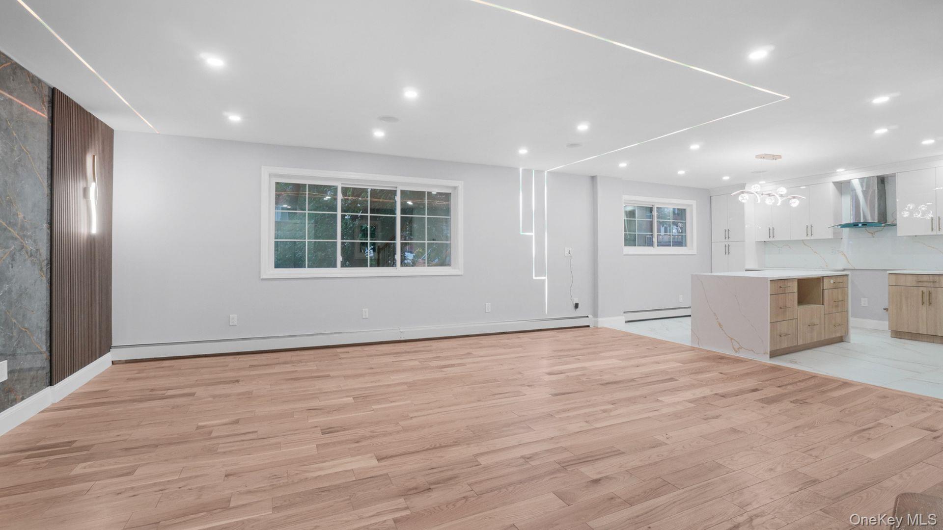 Single Family Throgs Neck Expwy Bronx, NY 10465, MLS-1029817-9