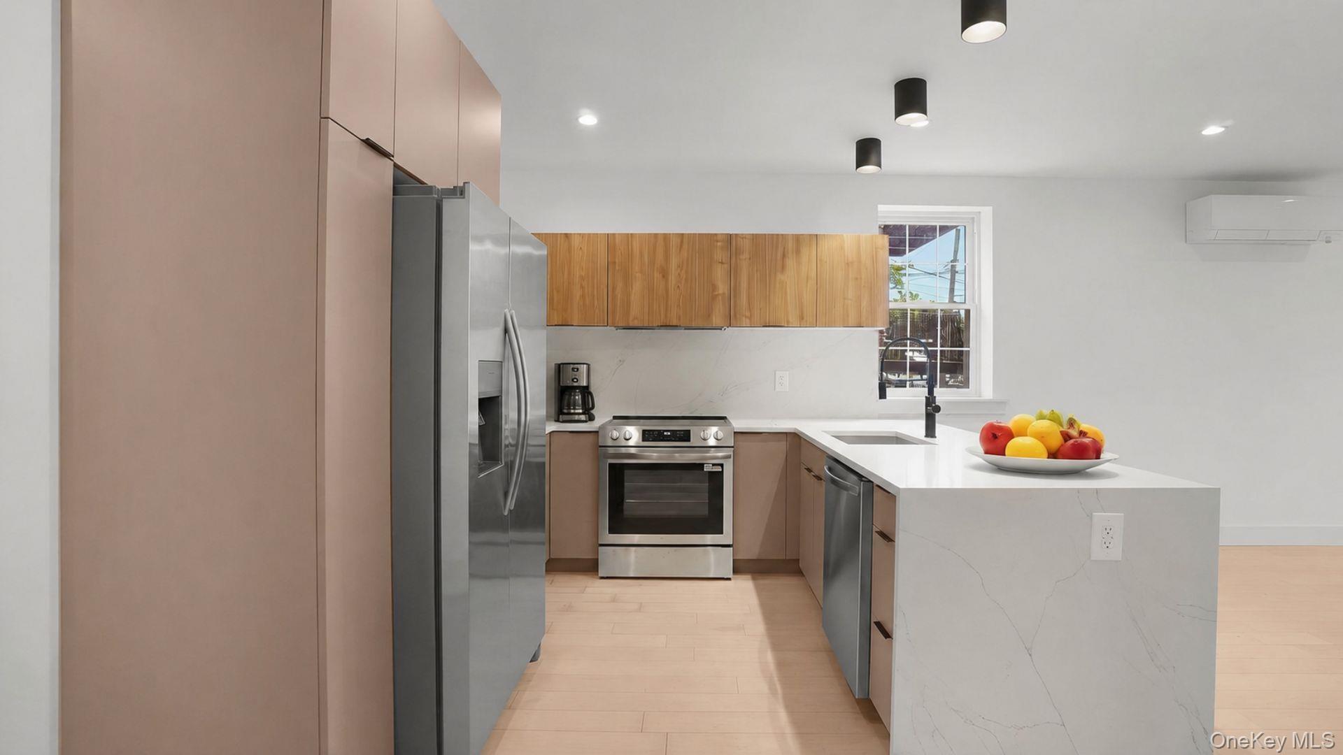 Single Family Esplanade Avenue Bronx, NY 10469, MLS-1029826-18