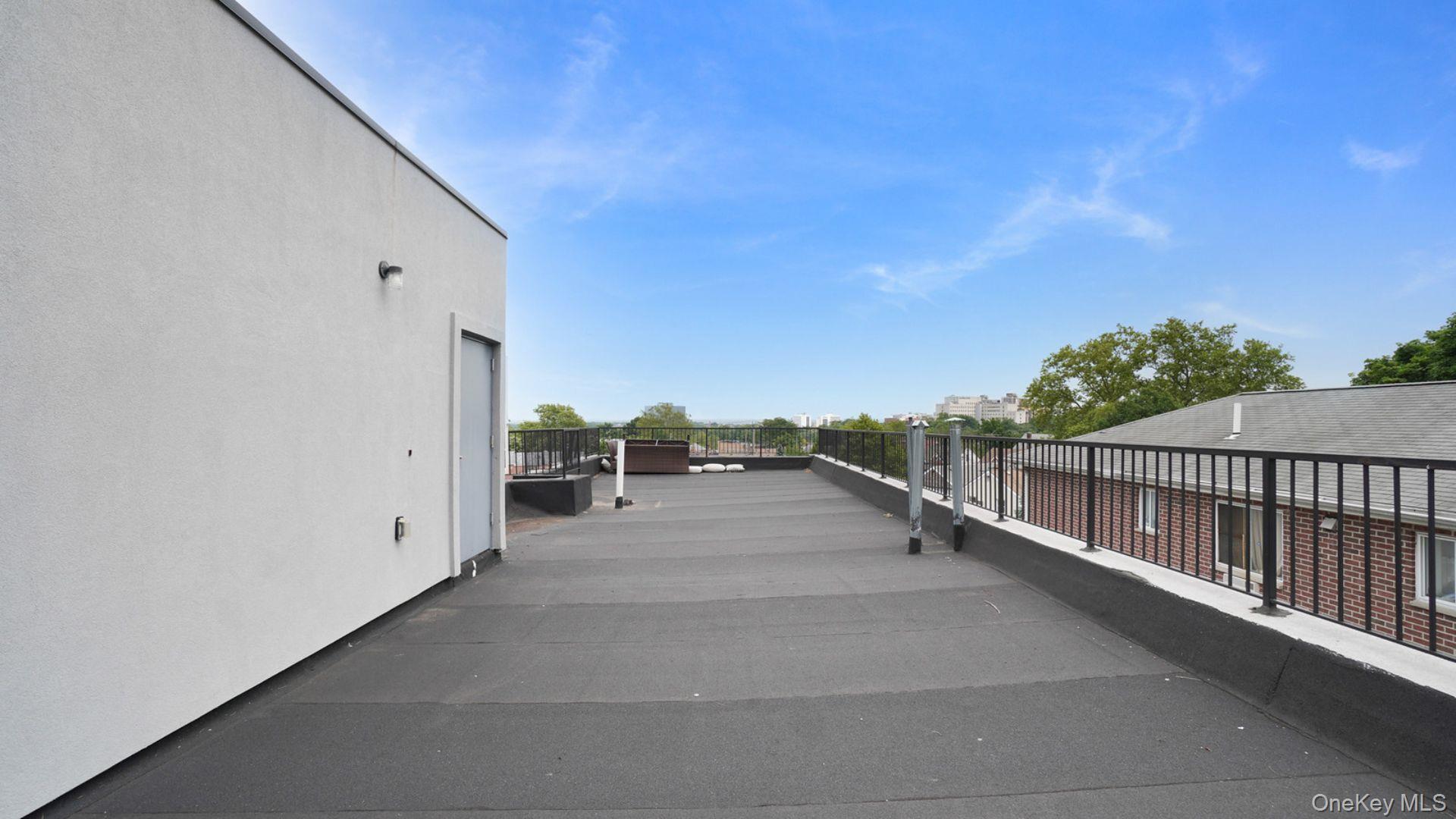 Single Family Esplanade Avenue Bronx, NY 10469, MLS-1029826-34