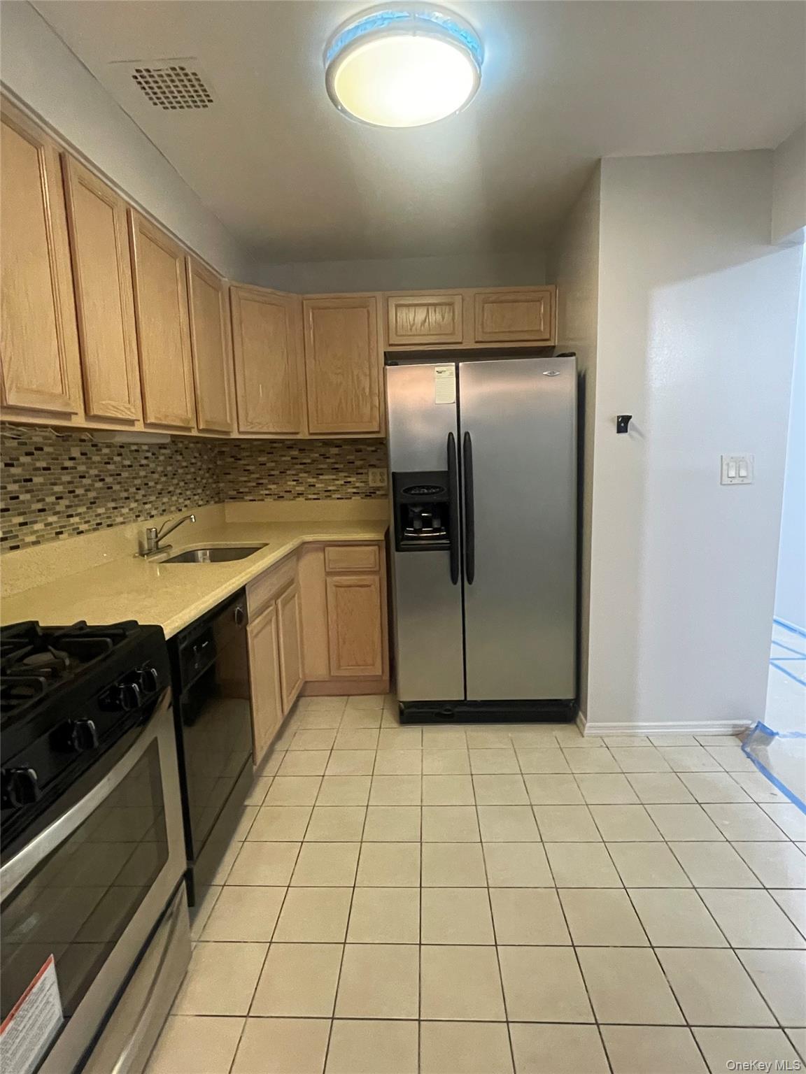 Single Family Country Pointe Circle Queens, NY 11427, MLS-1029829-3