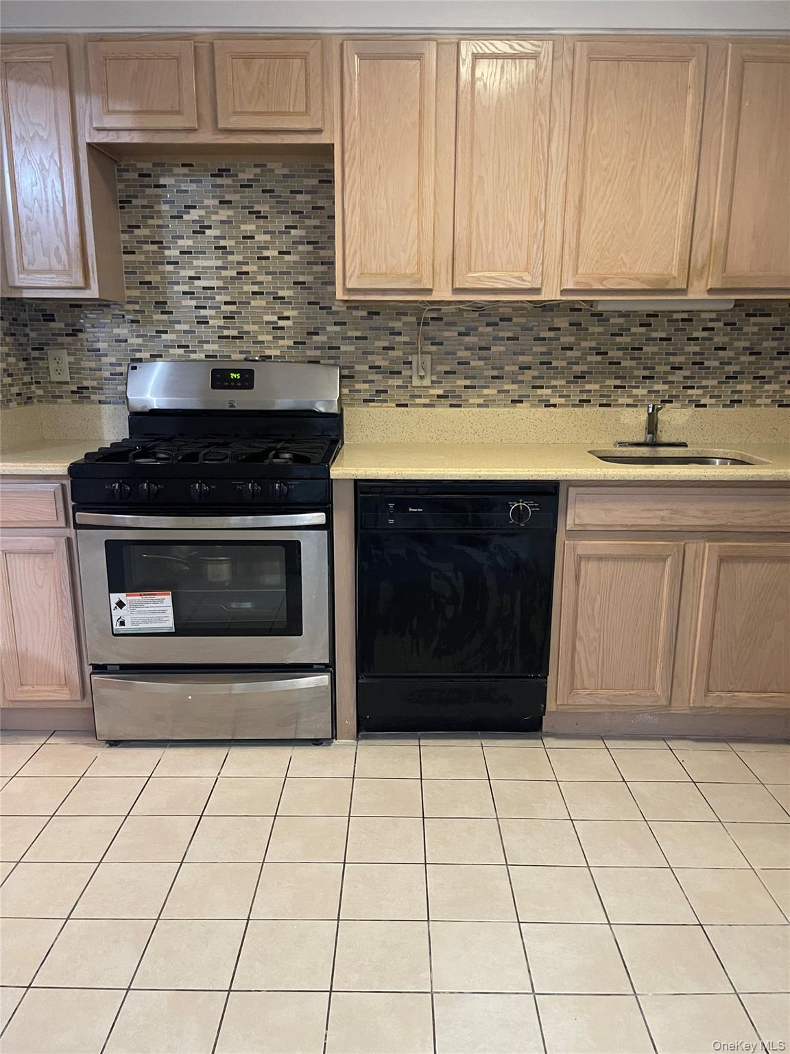 Single Family Country Pointe Circle Queens, NY 11427, MLS-1029829-4