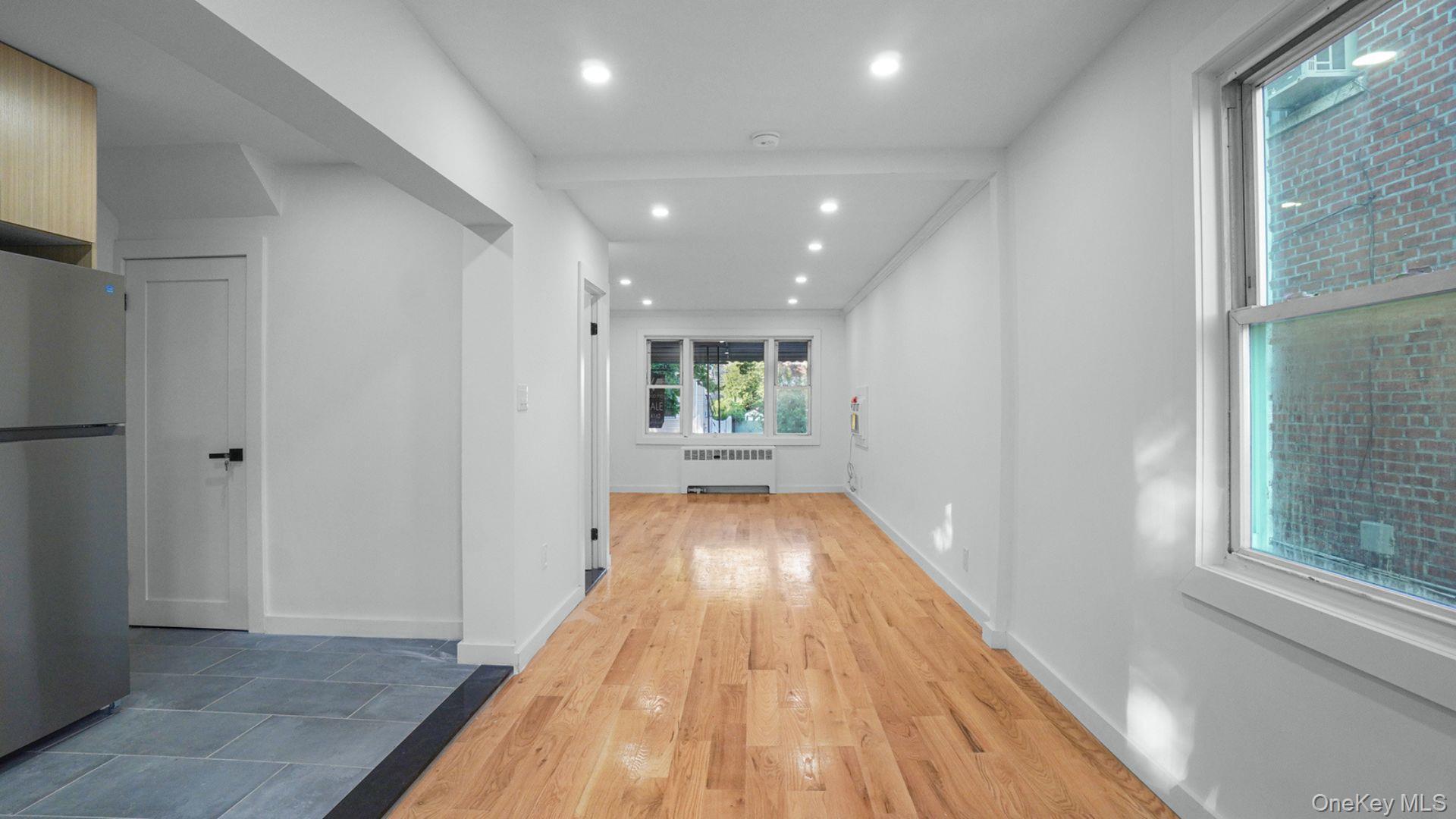 Single Family Murdock Avenue Bronx, NY 10466, MLS-1029833-12