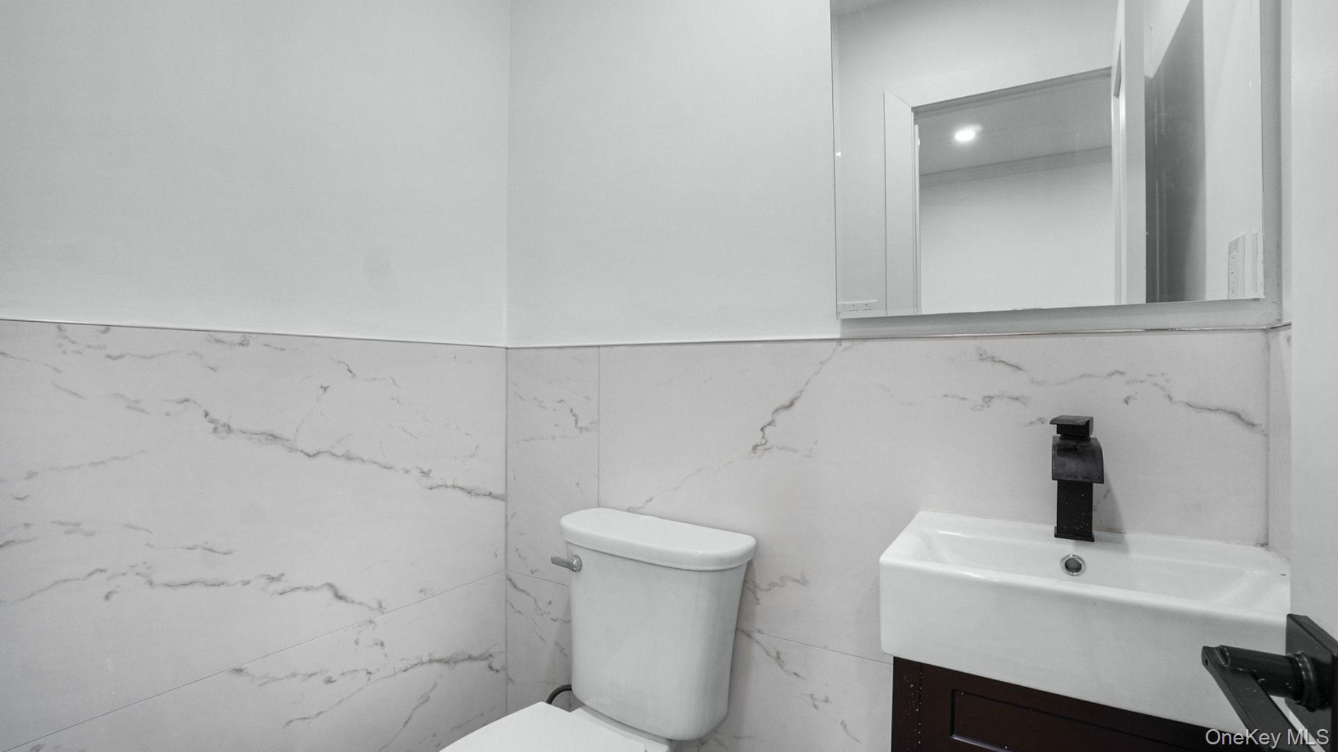 Single Family Murdock Avenue Bronx, NY 10466, MLS-1029833-20