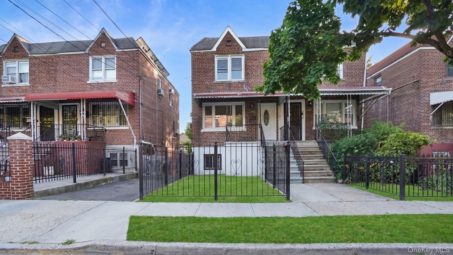 Single Family Murdock Avenue Bronx, NY 10466, MLS-1029833-23