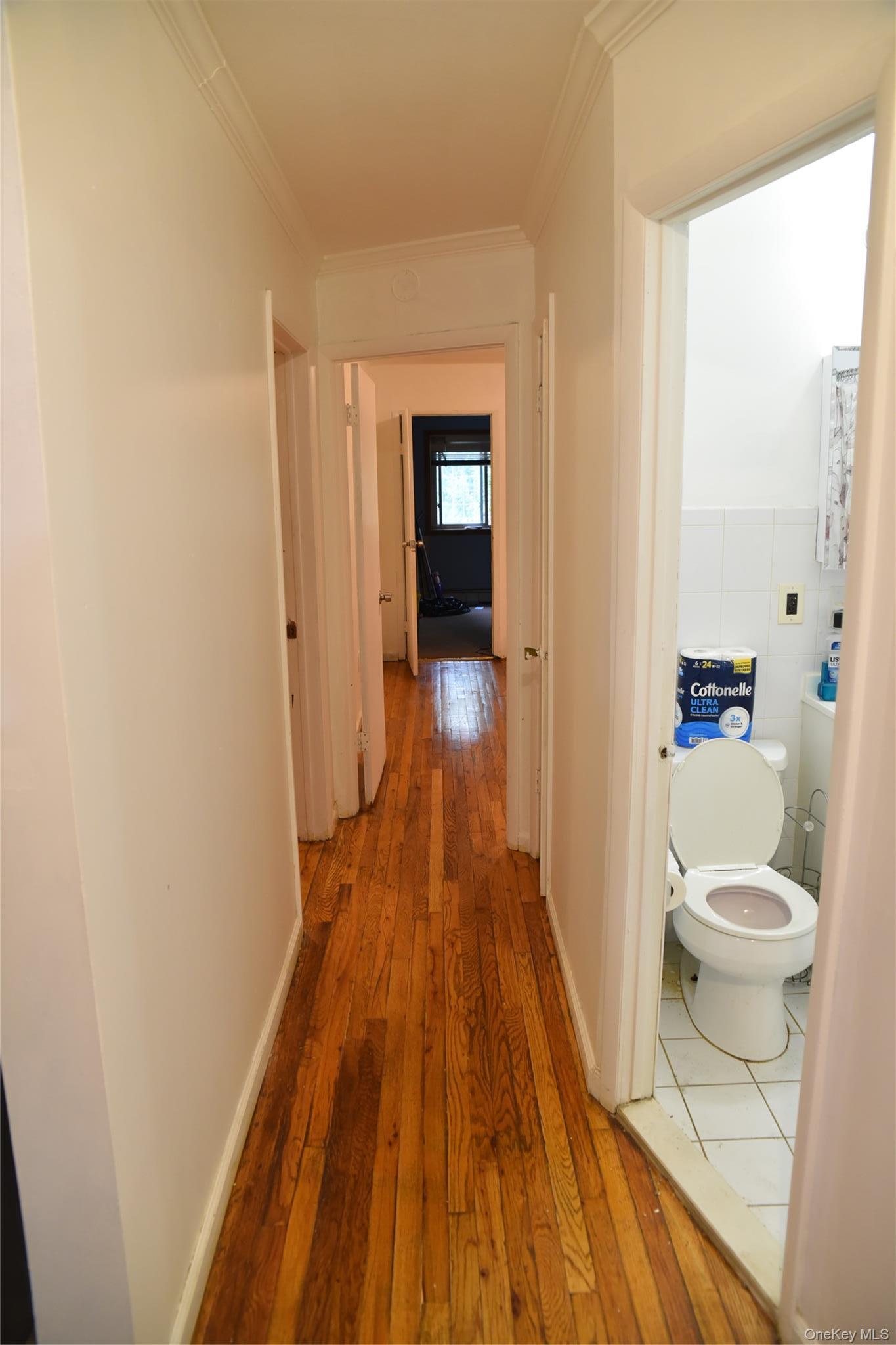 Single Family Wickham Avenue Bronx, NY 10469, MLS-1029837-12