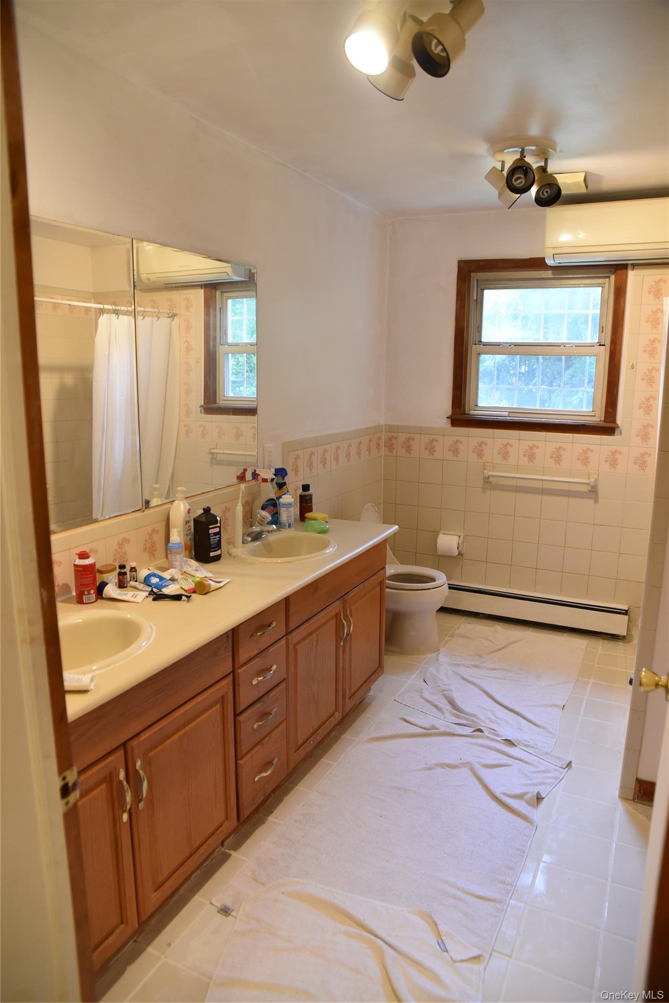 Single Family Wickham Avenue Bronx, NY 10469, MLS-1029837-14