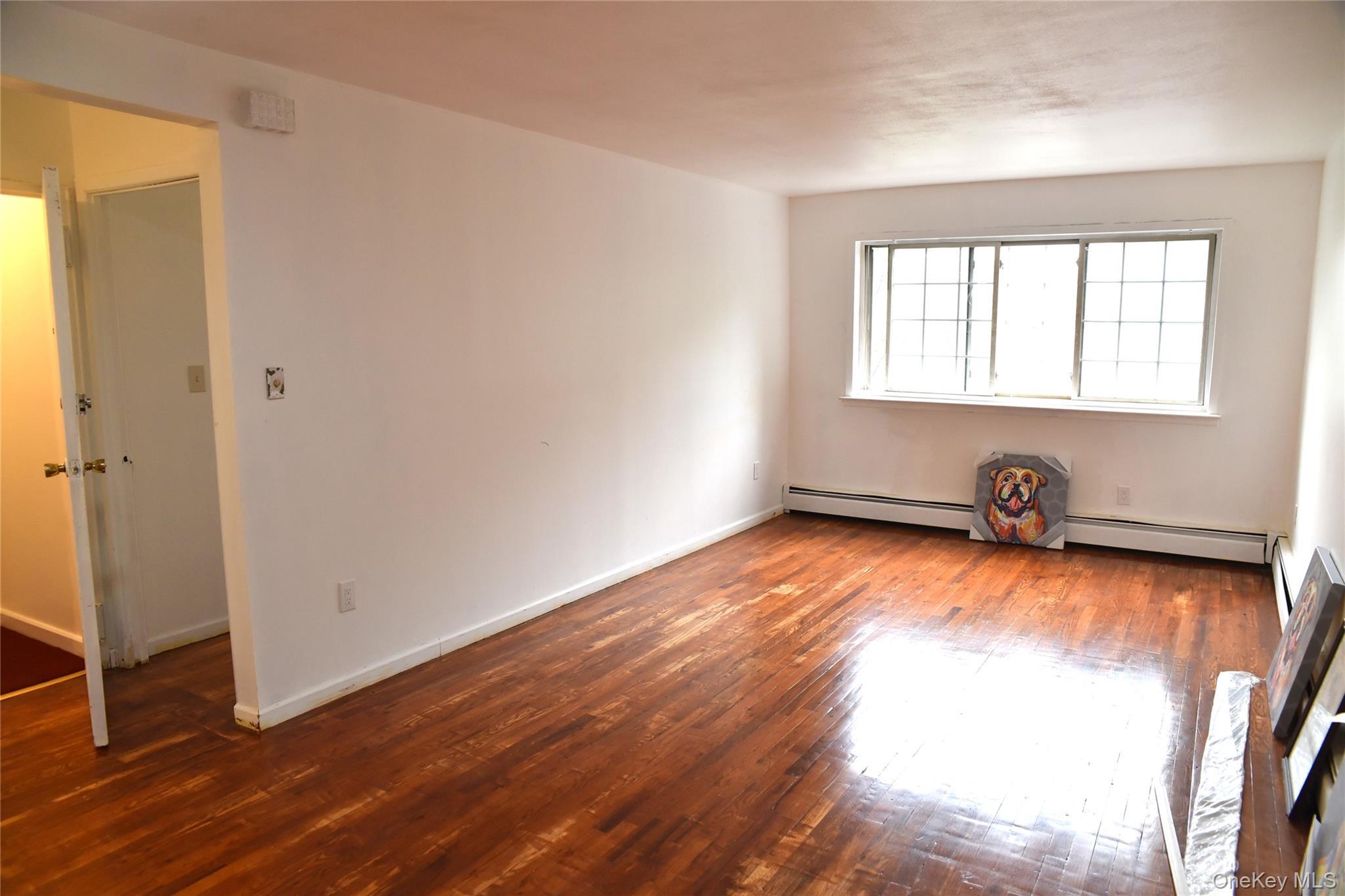 Single Family Wickham Avenue Bronx, NY 10469, MLS-1029837-16