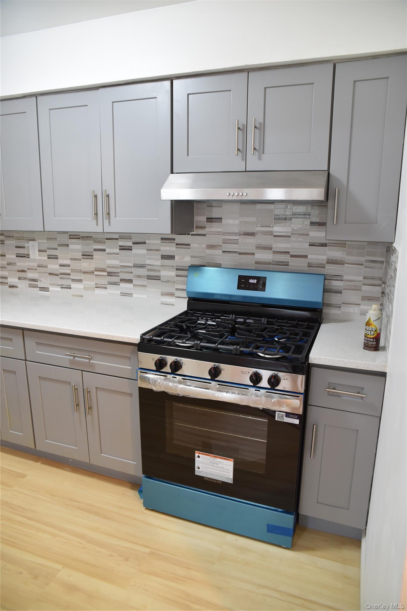 Single Family Wickham Avenue Bronx, NY 10469, MLS-1029837-18