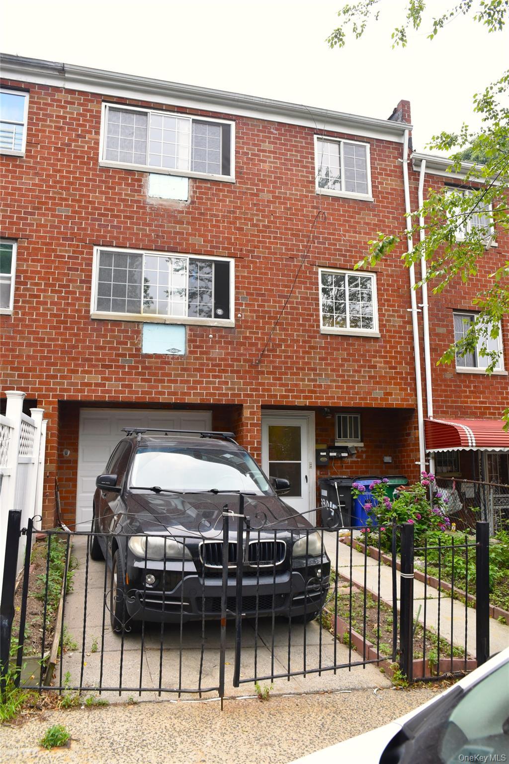 Single Family Wickham Avenue Bronx, NY 10469, MLS-1029837-2