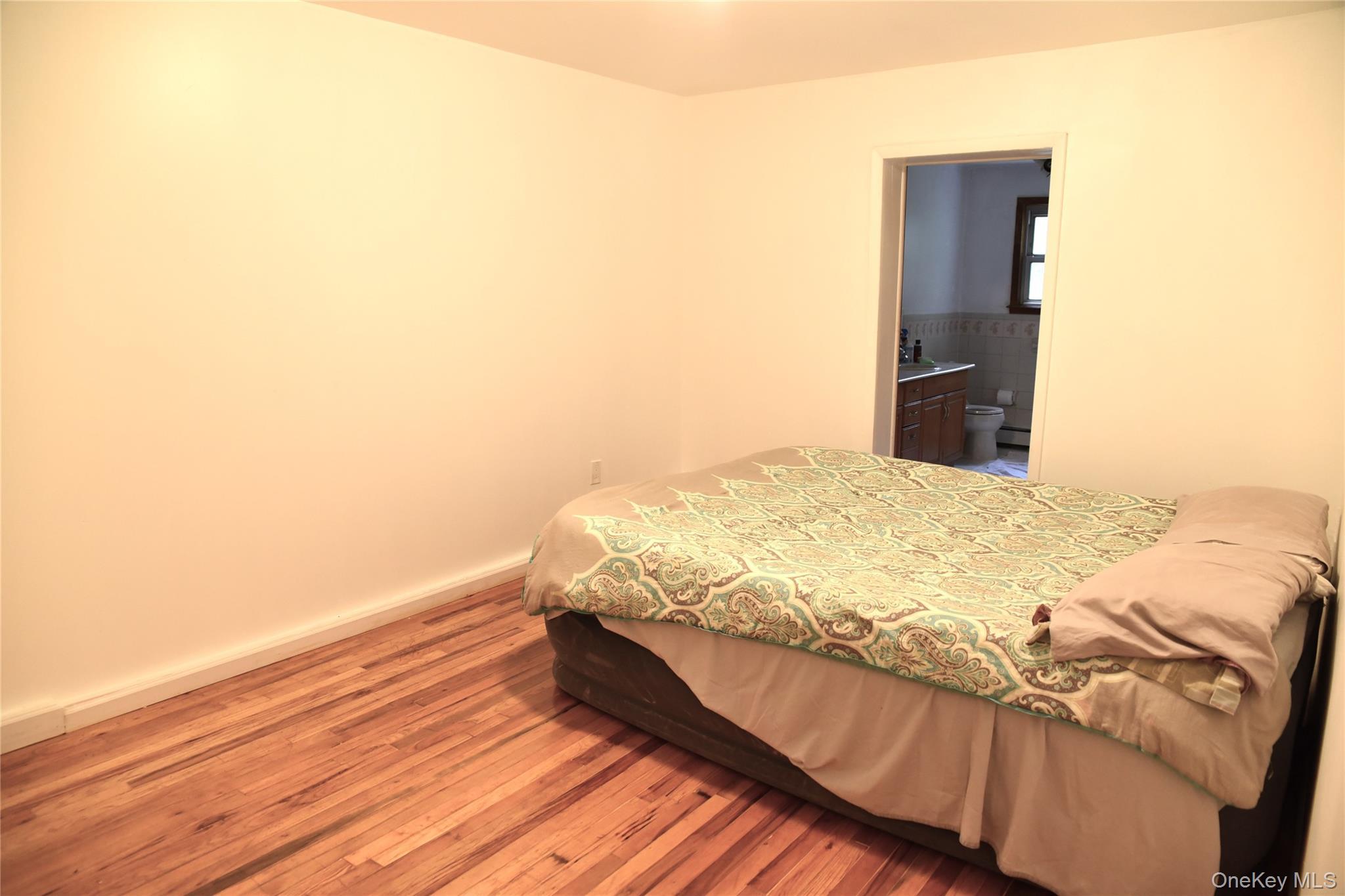 Single Family Wickham Avenue Bronx, NY 10469, MLS-1029837-20