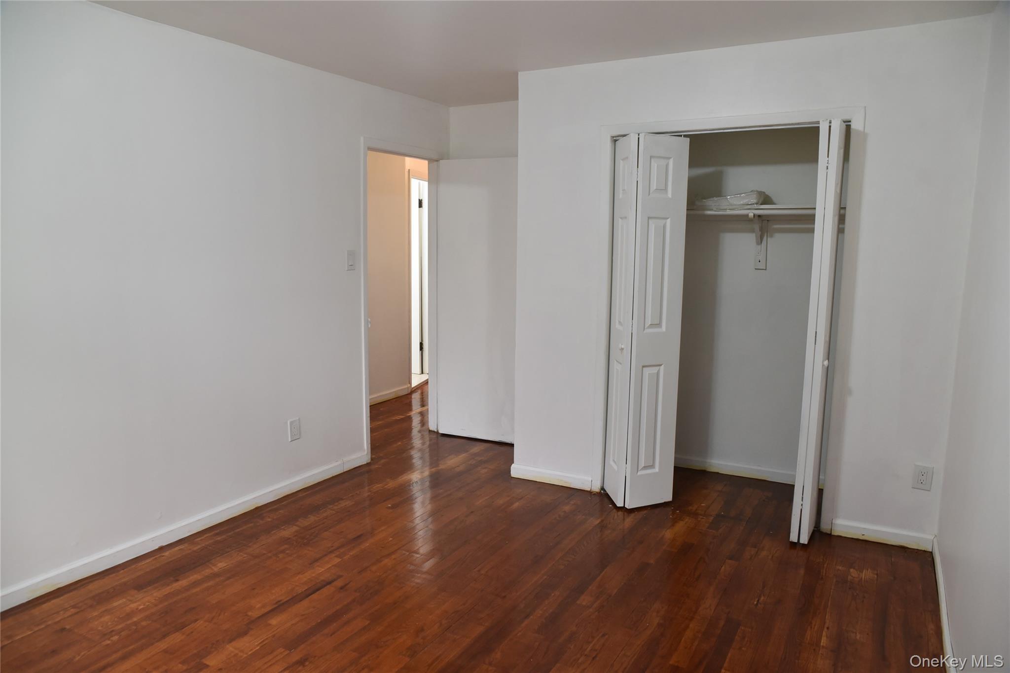 Single Family Wickham Avenue Bronx, NY 10469, MLS-1029837-29