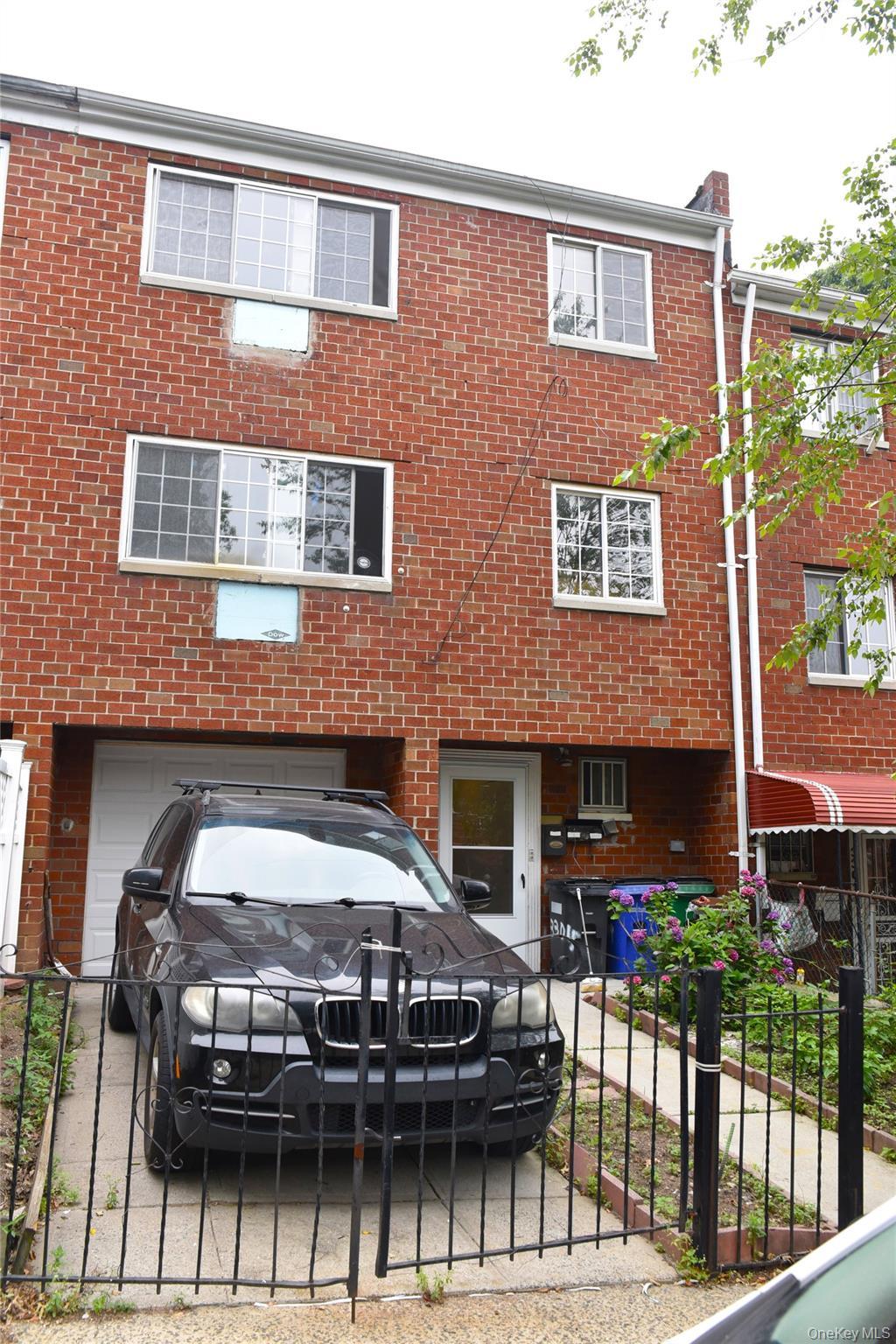 Single Family Wickham Avenue Bronx, NY 10469, MLS-1029837-3