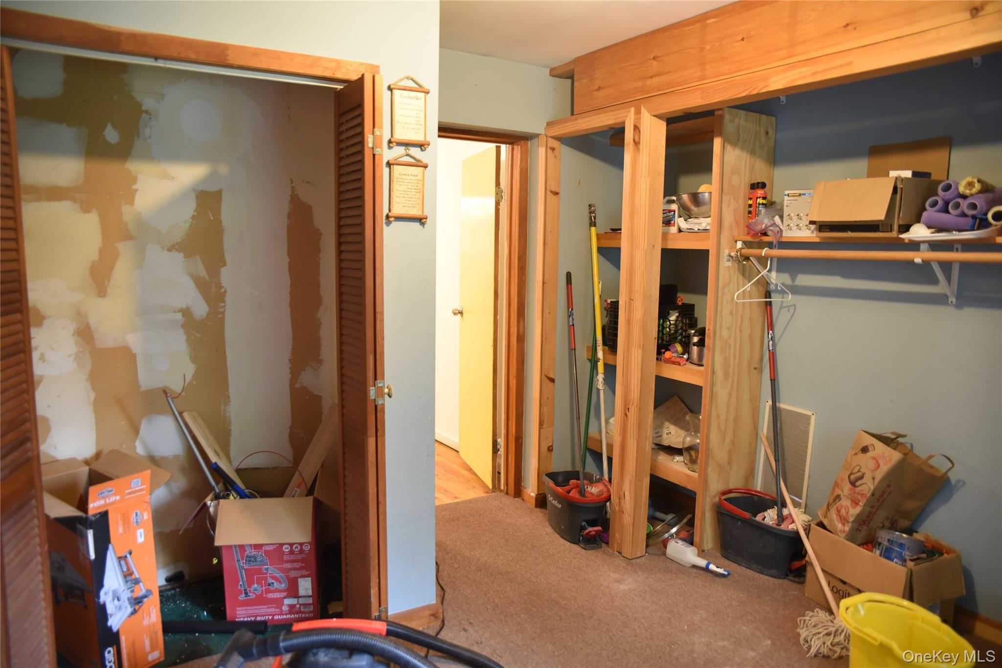 Single Family Wickham Avenue Bronx, NY 10469, MLS-1029837-30
