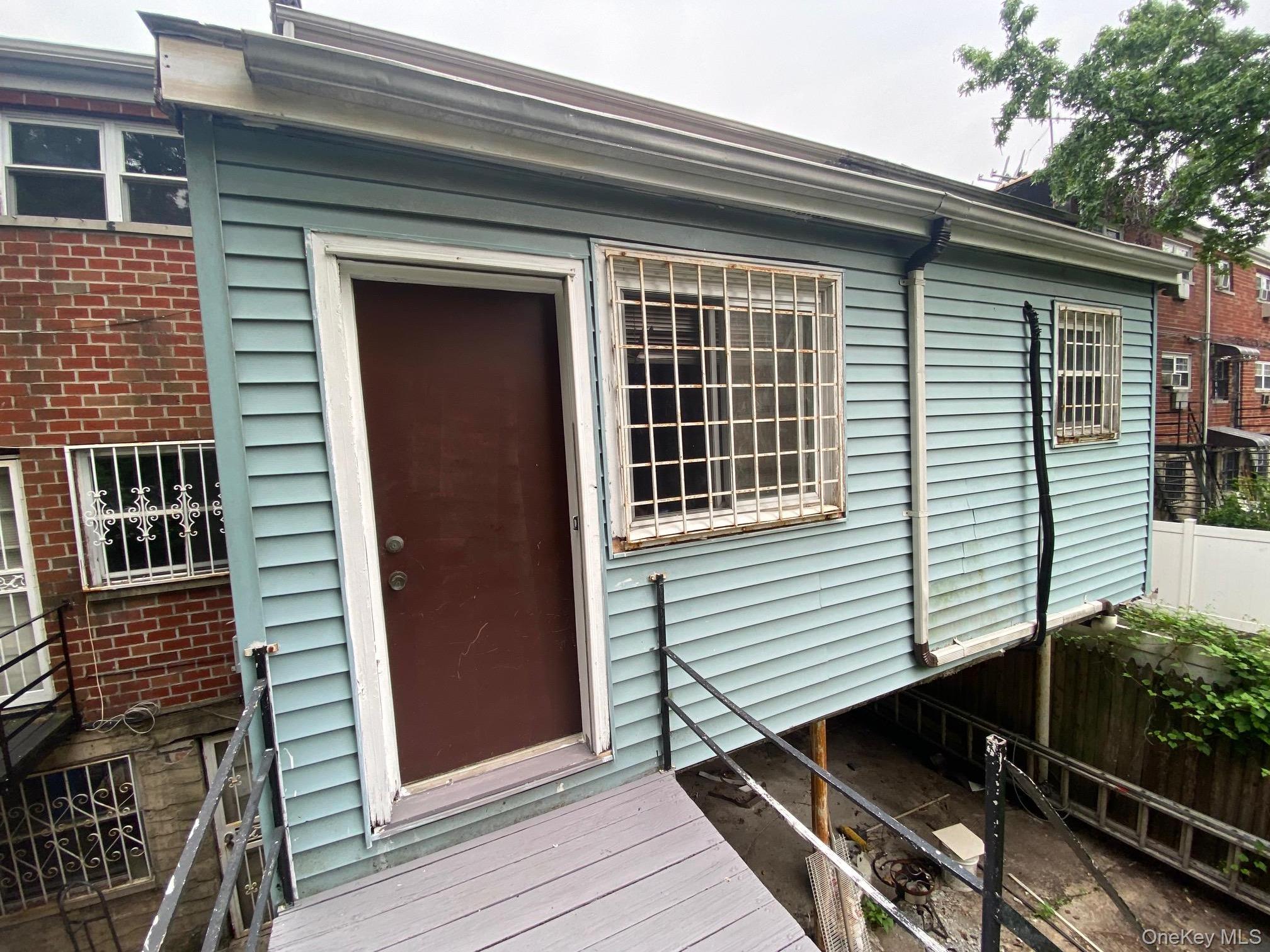 Single Family Wickham Avenue Bronx, NY 10469, MLS-1029837-33