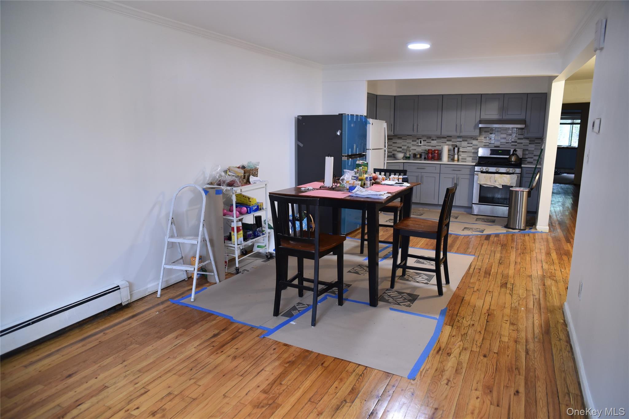 Single Family Wickham Avenue Bronx, NY 10469, MLS-1029837-8
