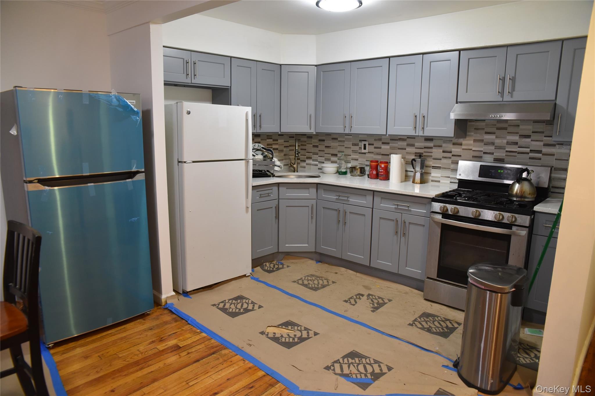 Single Family Wickham Avenue Bronx, NY 10469, MLS-1029837-9