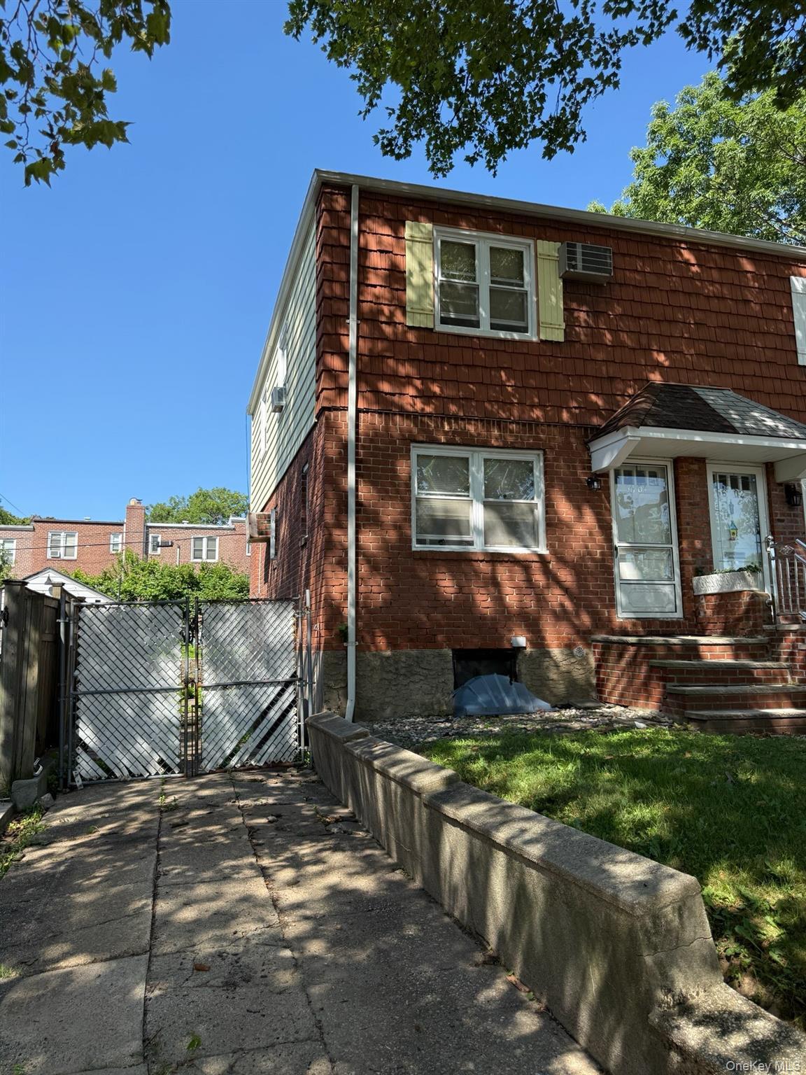 Single Family 207th Street  Queens, NY 11364, MLS-1029855-2