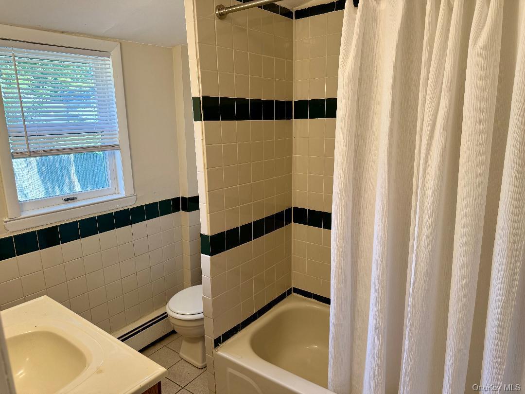 Single Family Kew Suffolk County, NY 11789, MLS-1029857-11