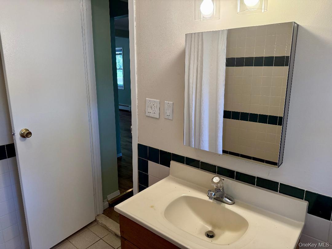 Single Family Kew Suffolk County, NY 11789, MLS-1029857-12