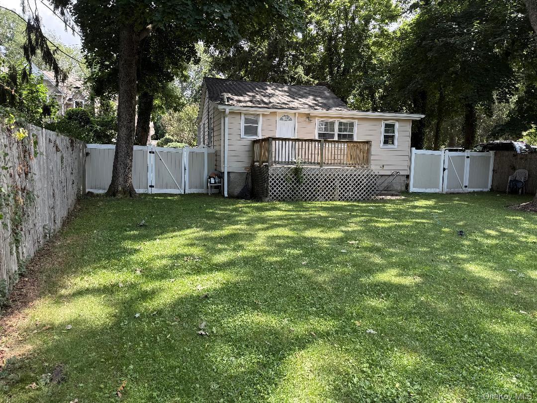 Single Family Kew Suffolk County, NY 11789, MLS-1029857-16