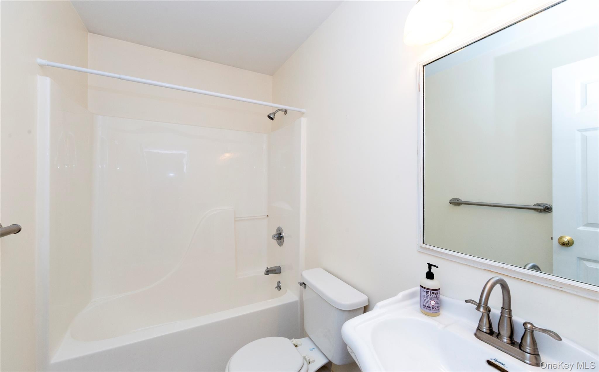 Single Family Hickory Lane Dutchess County, NY 12564, MLS-1029865-17