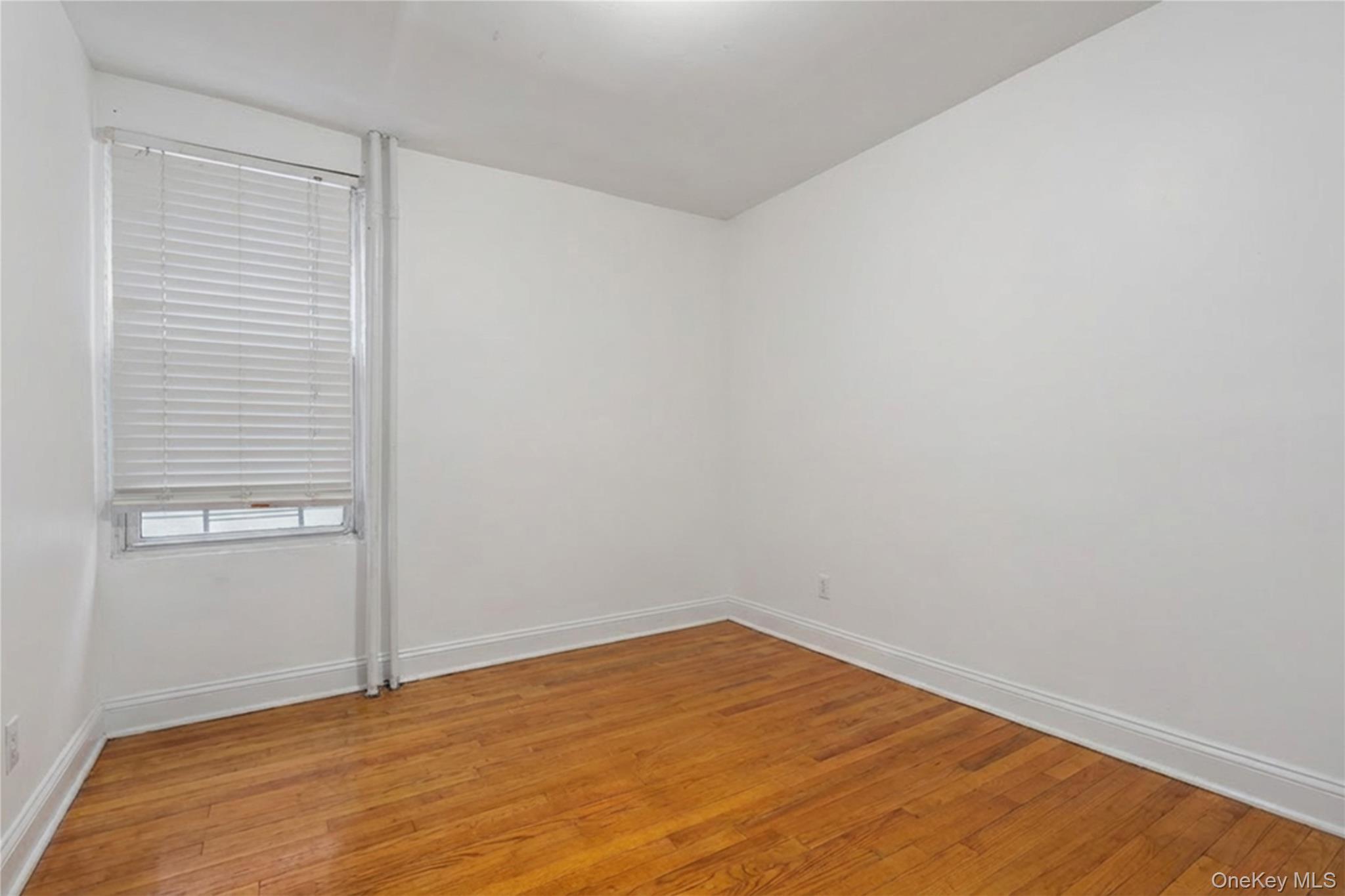 Single Family Hunt Avenue Bronx, NY 10462, MLS-1029894-10