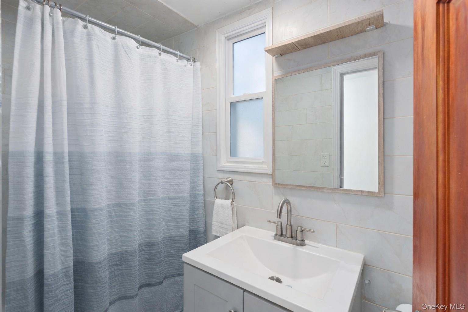 Single Family Hunt Avenue Bronx, NY 10462, MLS-1029894-8